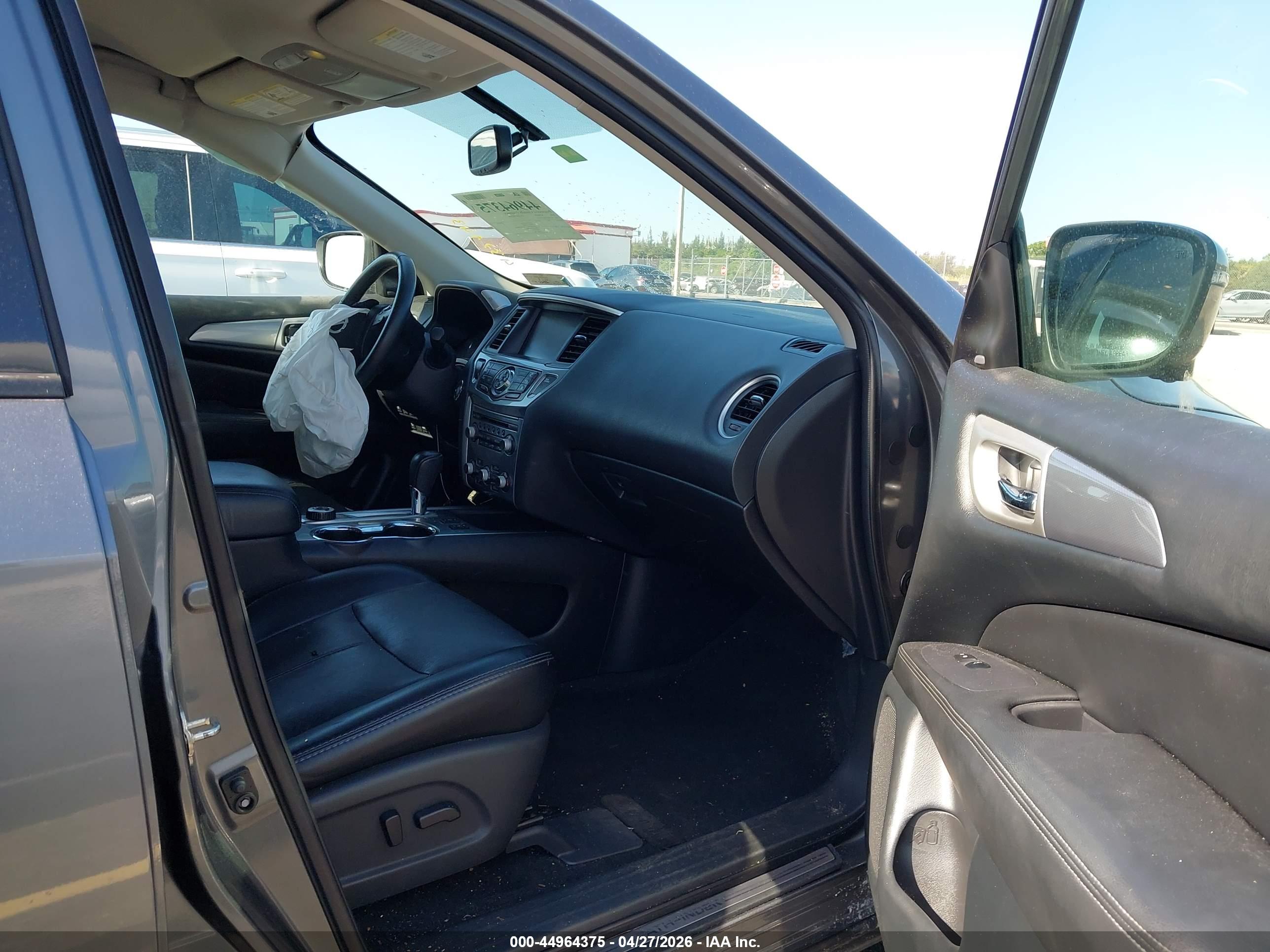 NISSAN PATHFINDER image 5