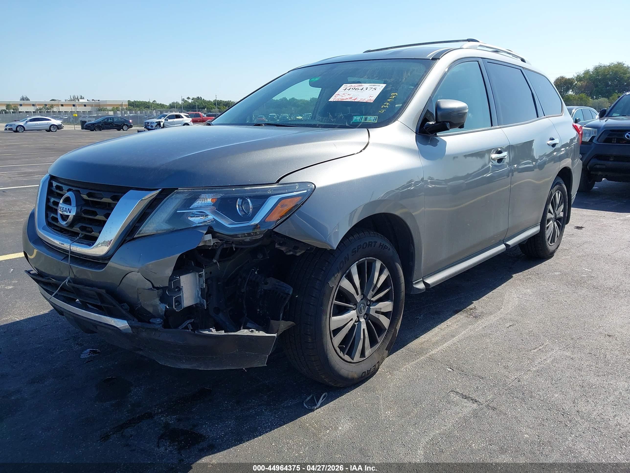 NISSAN PATHFINDER image 6