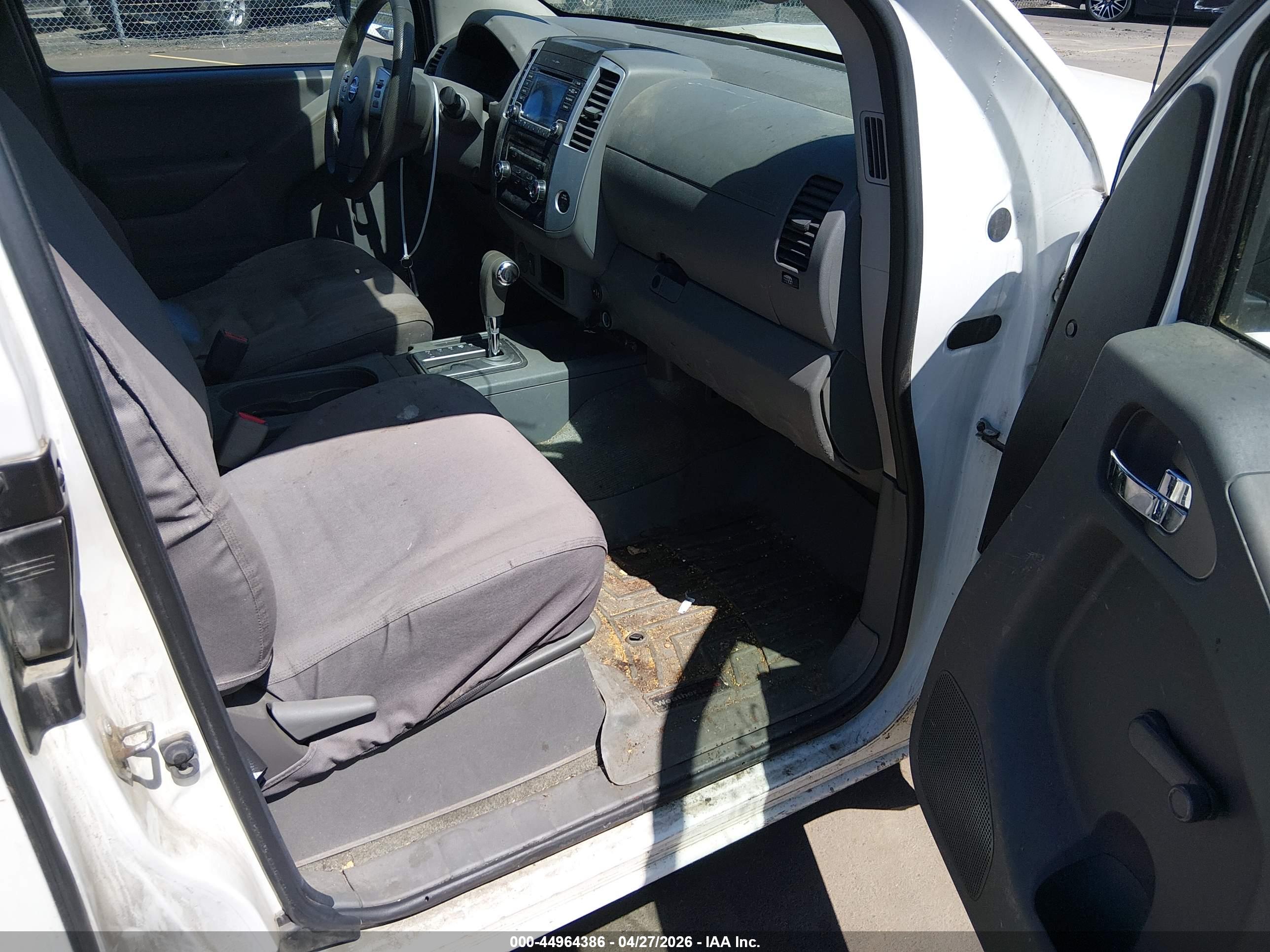NISSAN FRONTIER image 5