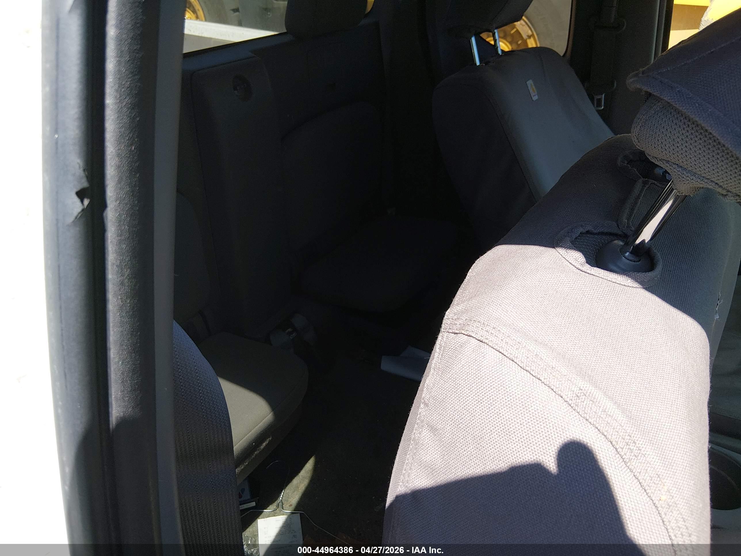 NISSAN FRONTIER image 8