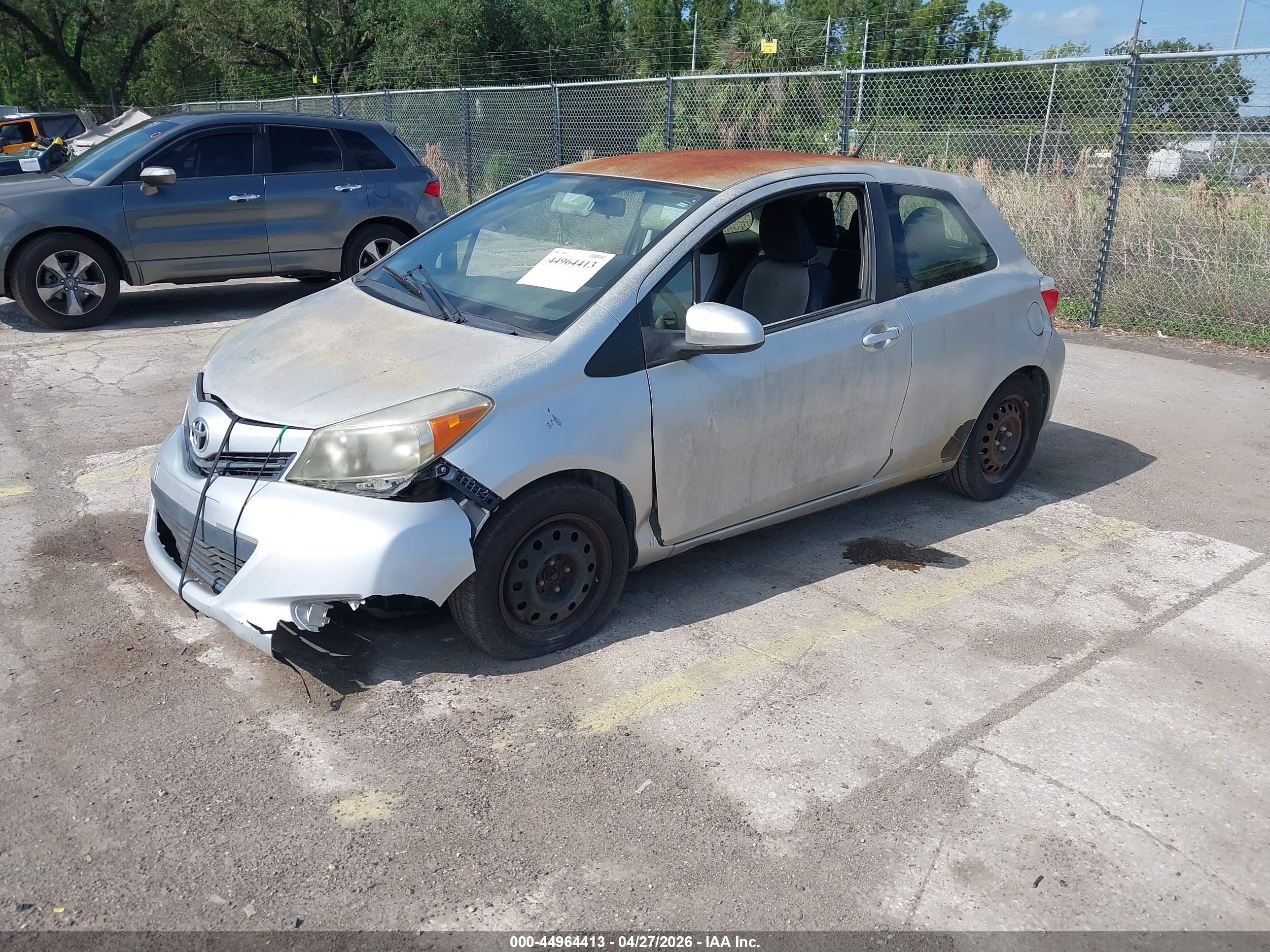 TOYOTA YARIS image 2