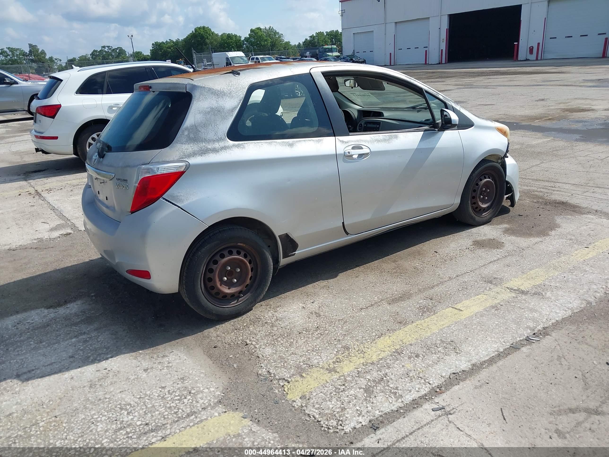 TOYOTA YARIS image 4