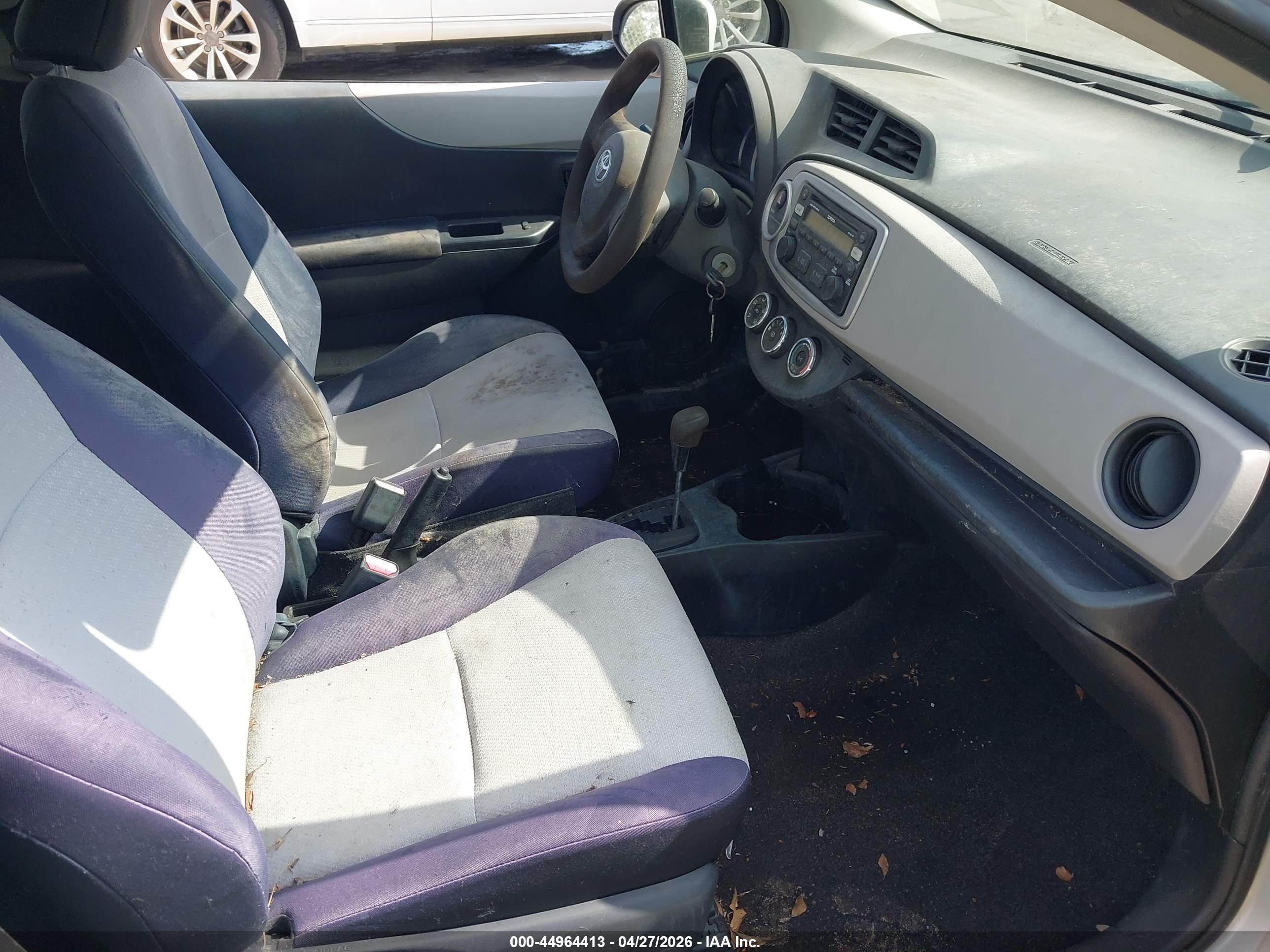 TOYOTA YARIS image 5