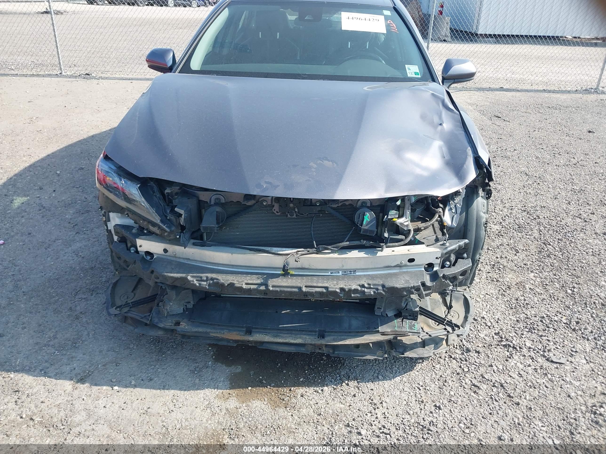 TOYOTA CAMRY image 6