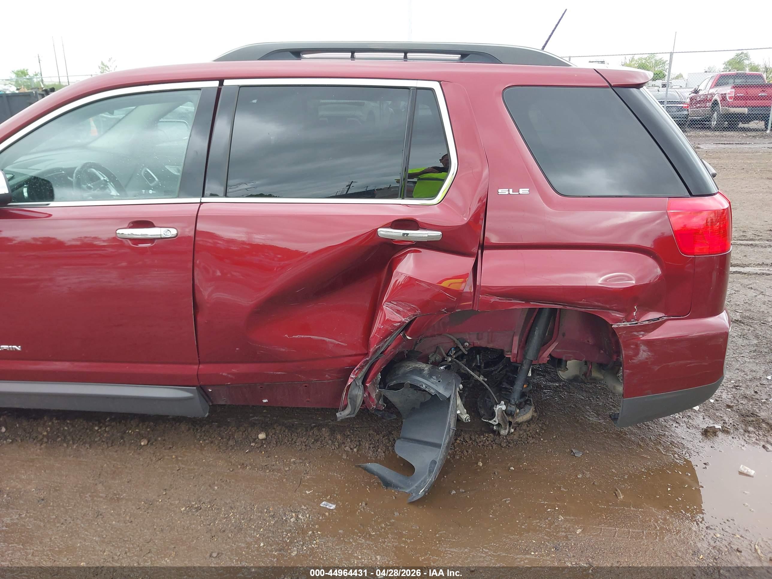 GMC TERRAIN image 6