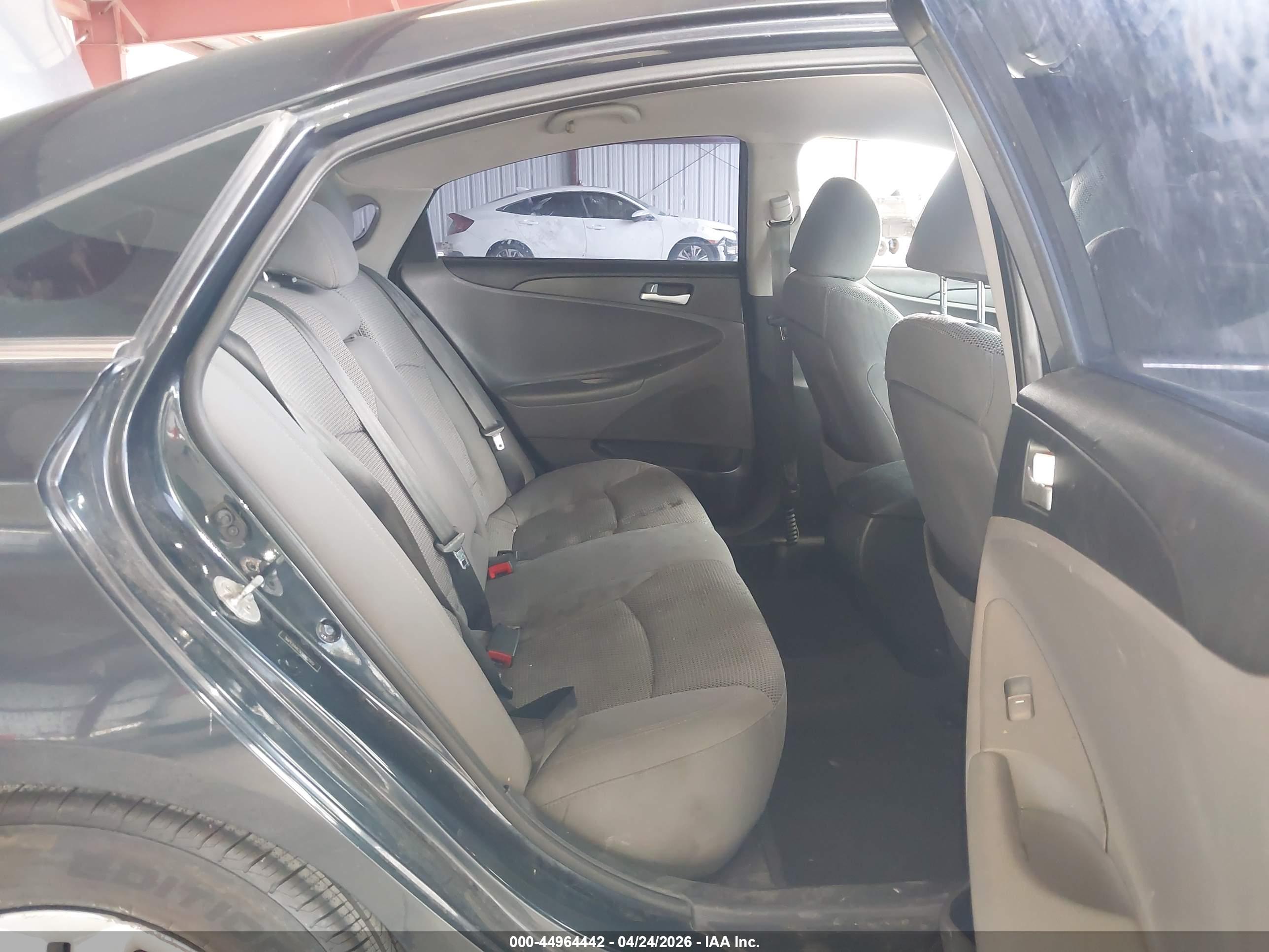 HYUNDAI SONATA image 8