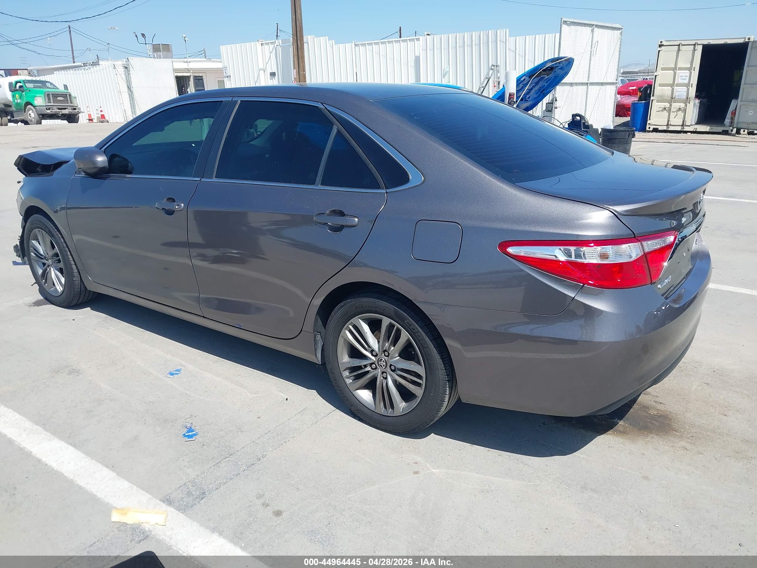 TOYOTA CAMRY image 3
