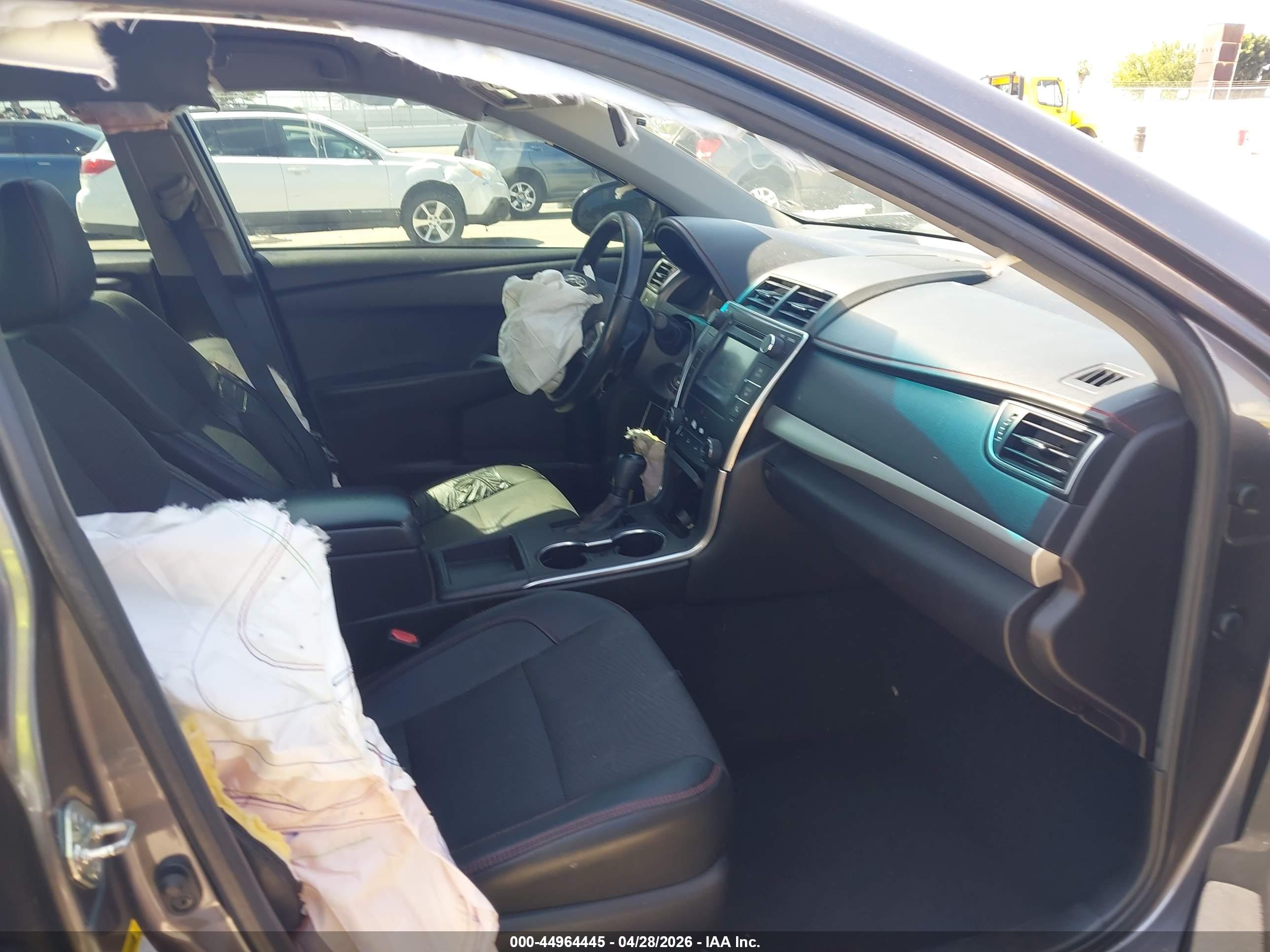 TOYOTA CAMRY image 5