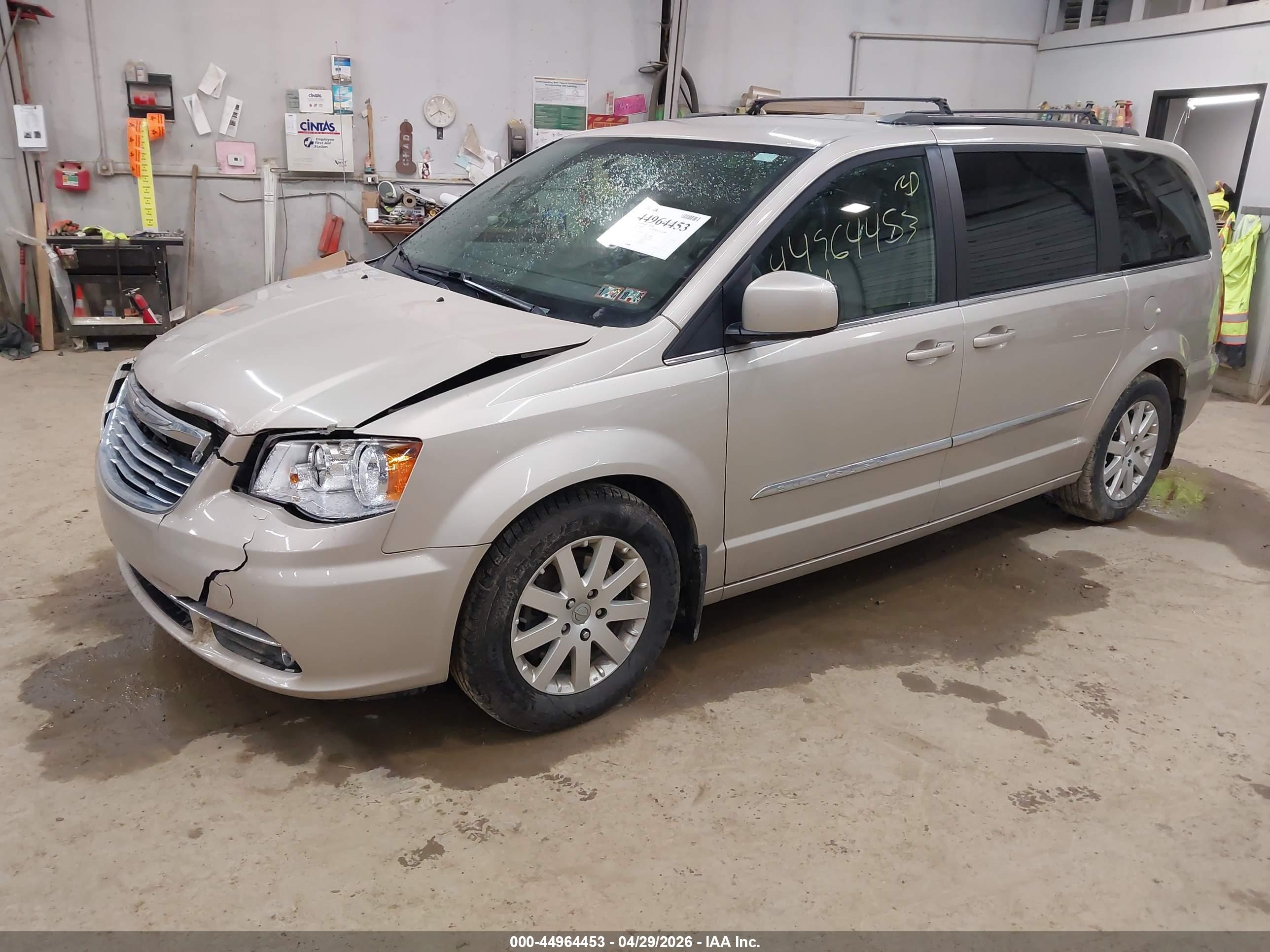 CHRYSLER TOWN image 2