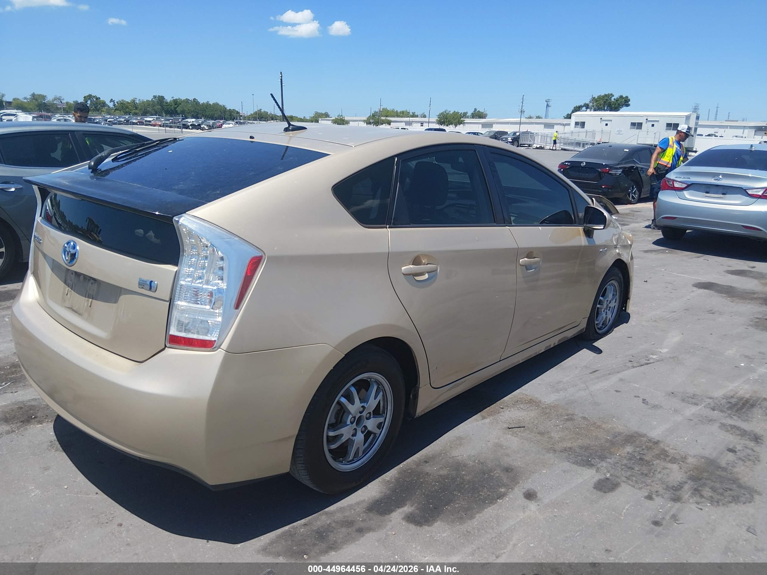 TOYOTA PRIUS image 4