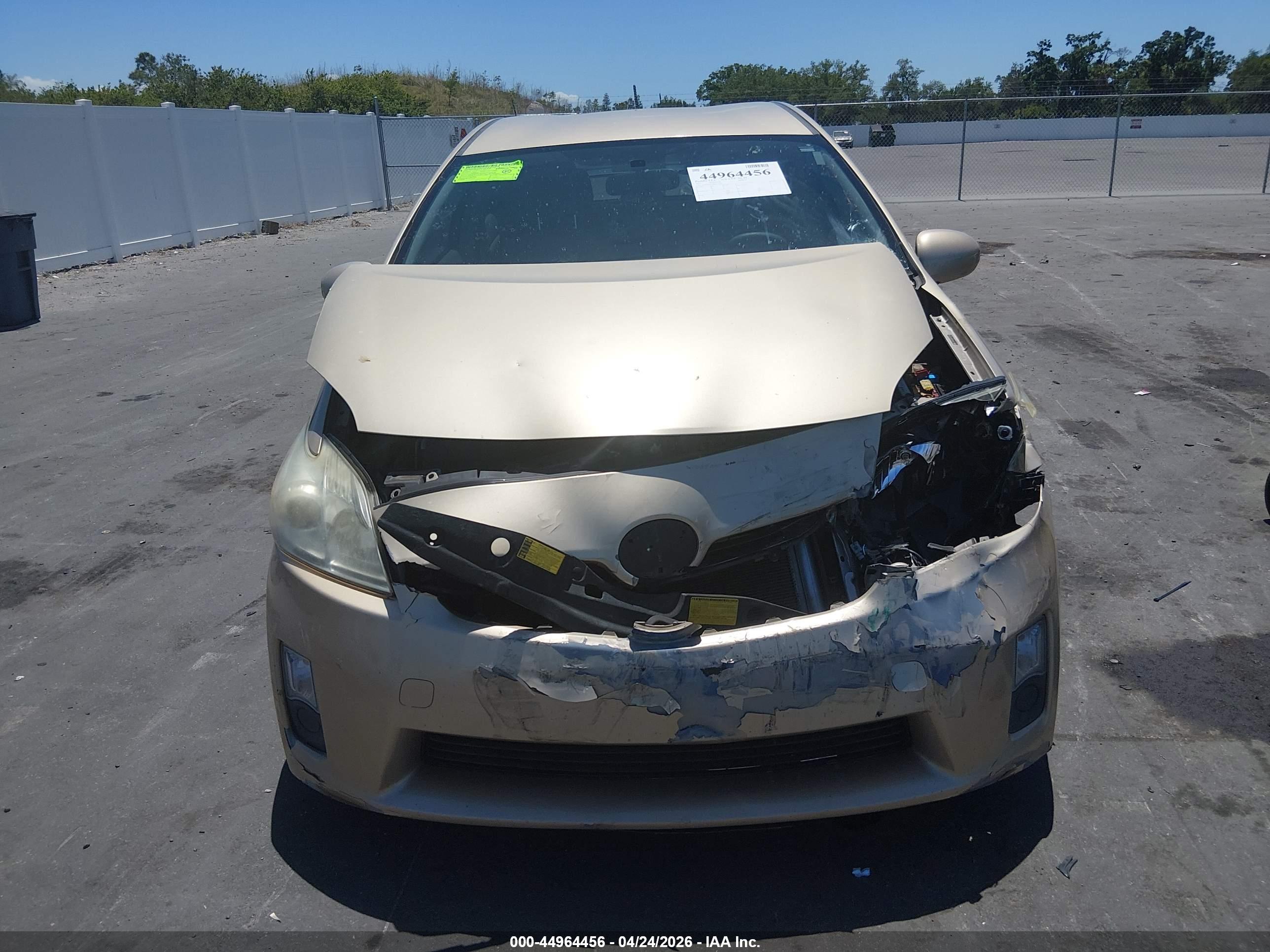 TOYOTA PRIUS image 6
