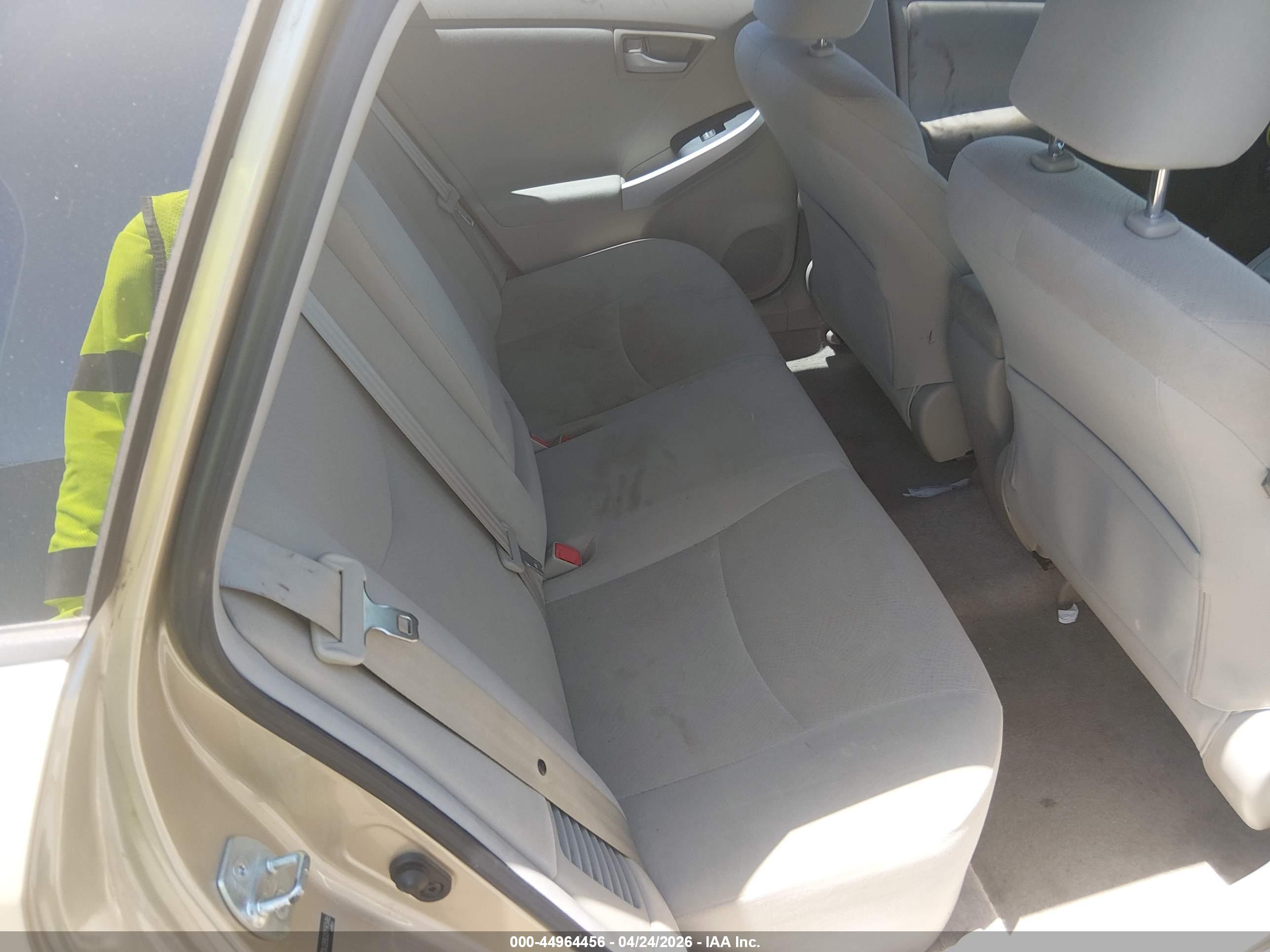 TOYOTA PRIUS image 8