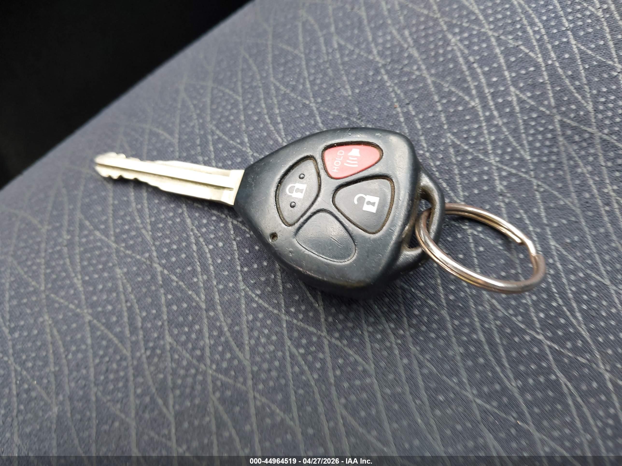 TOYOTA YARIS image 11