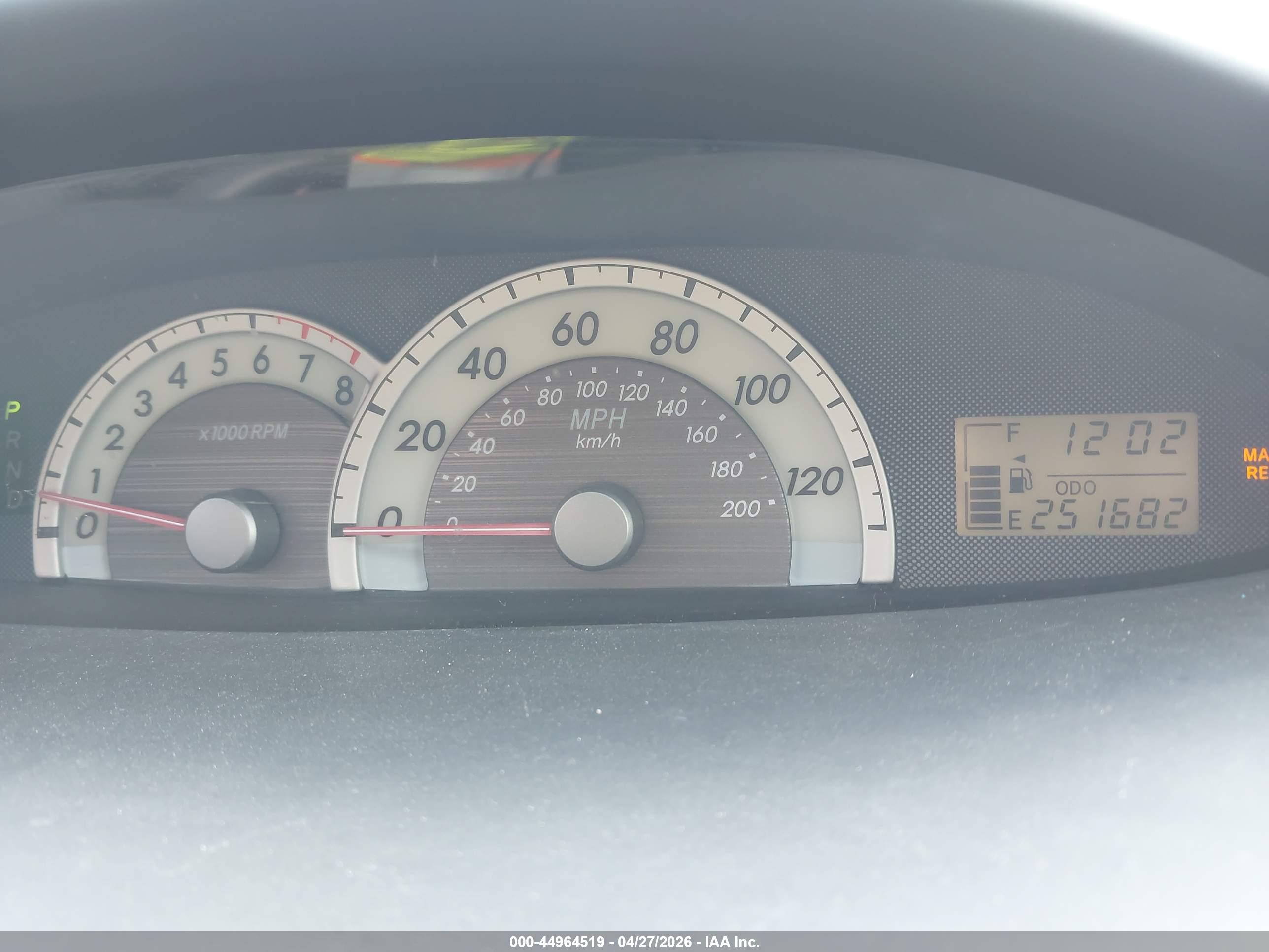 TOYOTA YARIS image 7