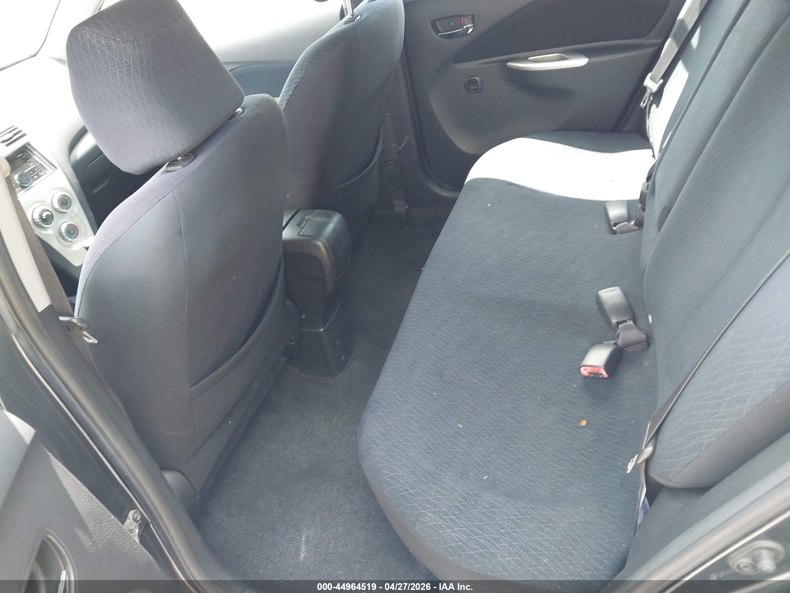 TOYOTA YARIS image 8