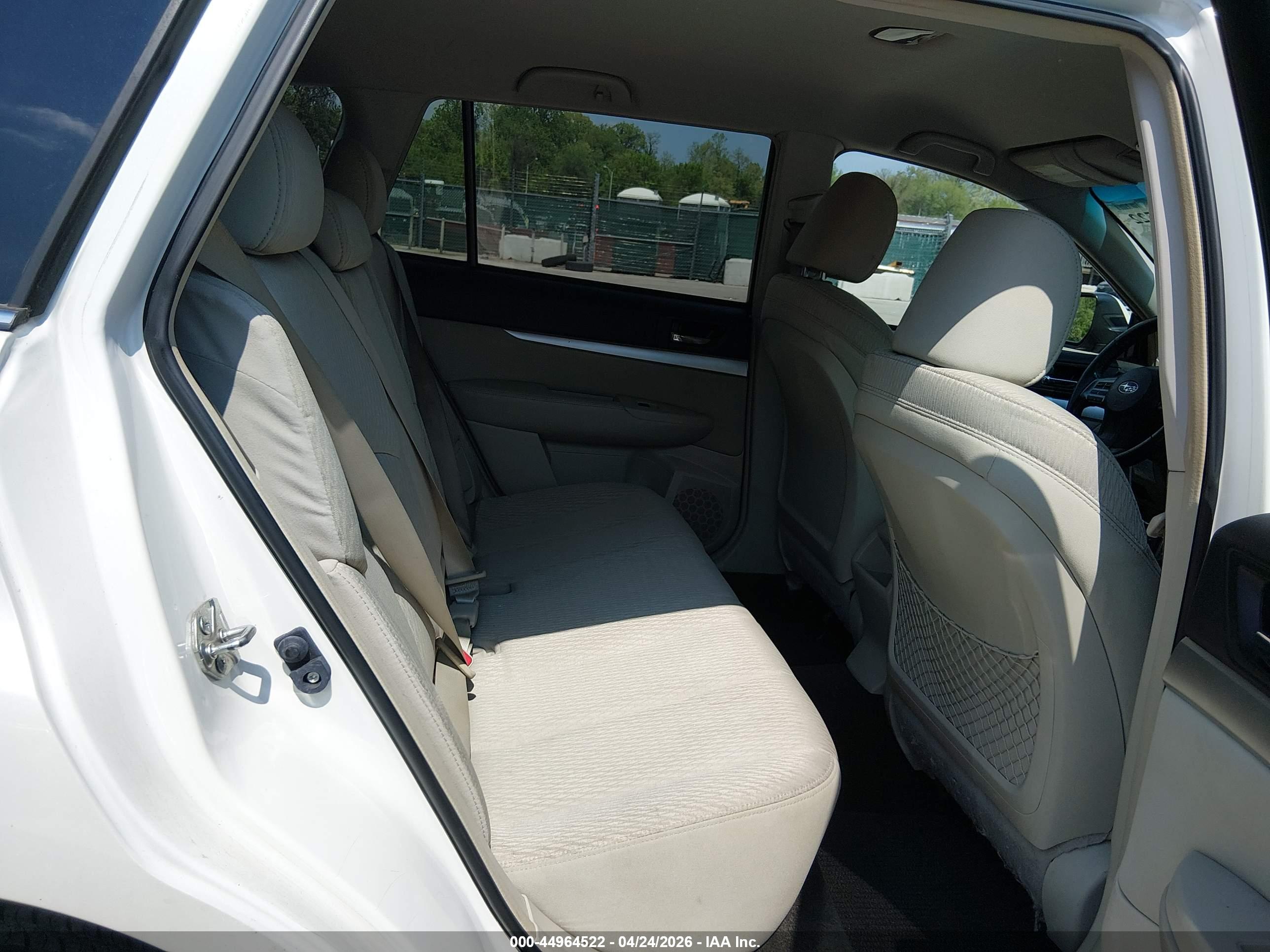 SUBARU OUTBACK image 8