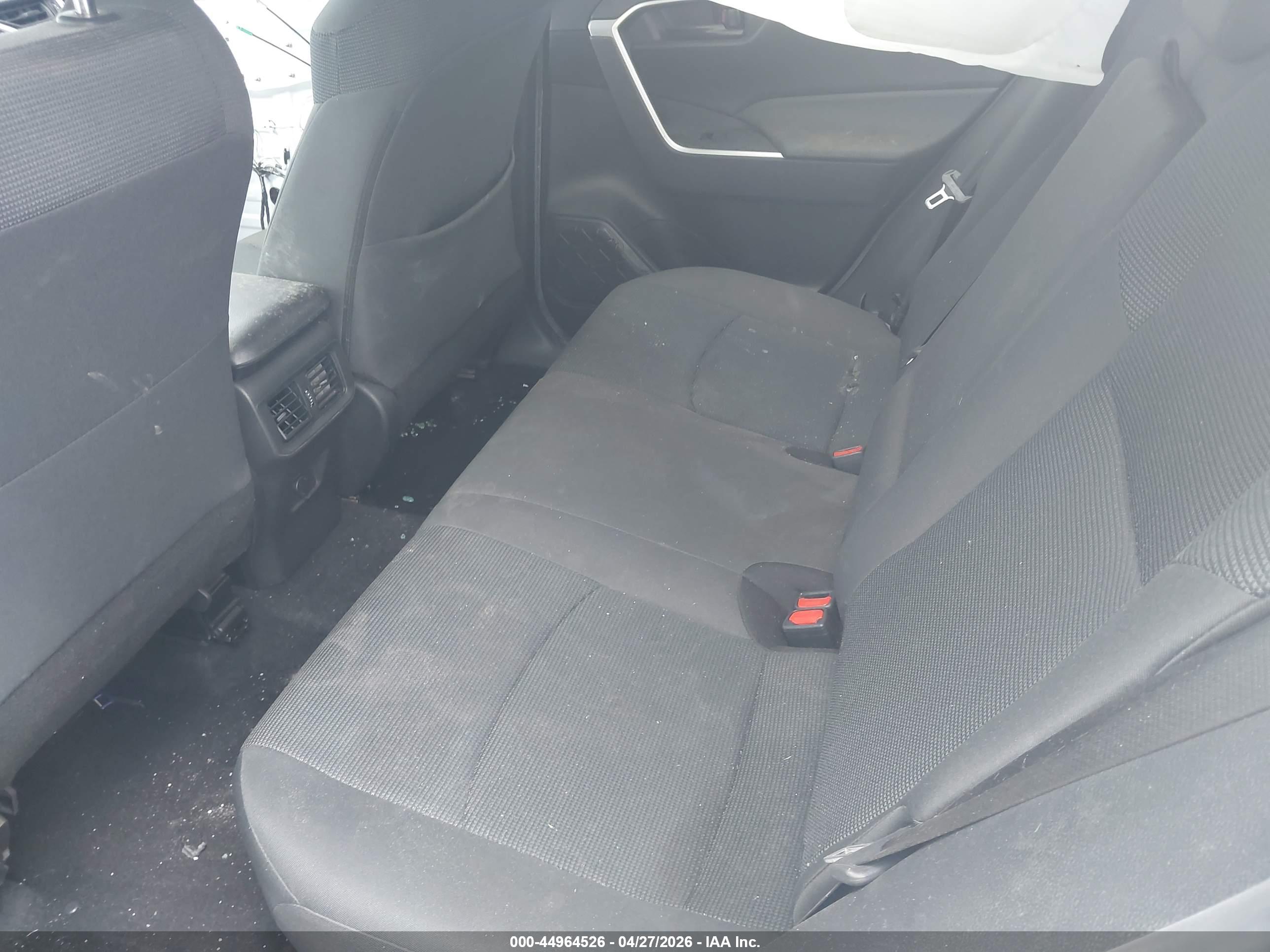 TOYOTA RAV4 image 8