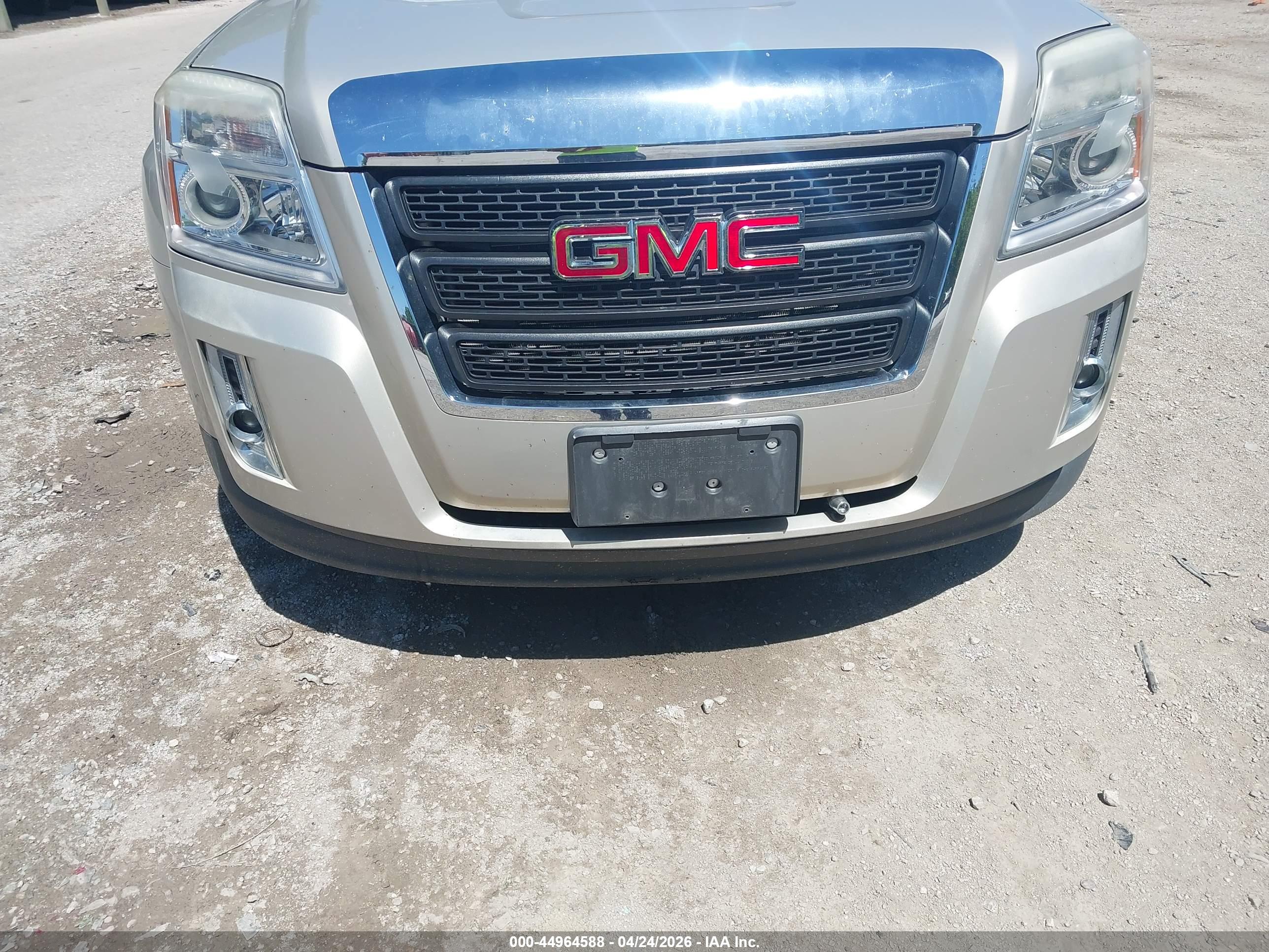 GMC TERRAIN image 6