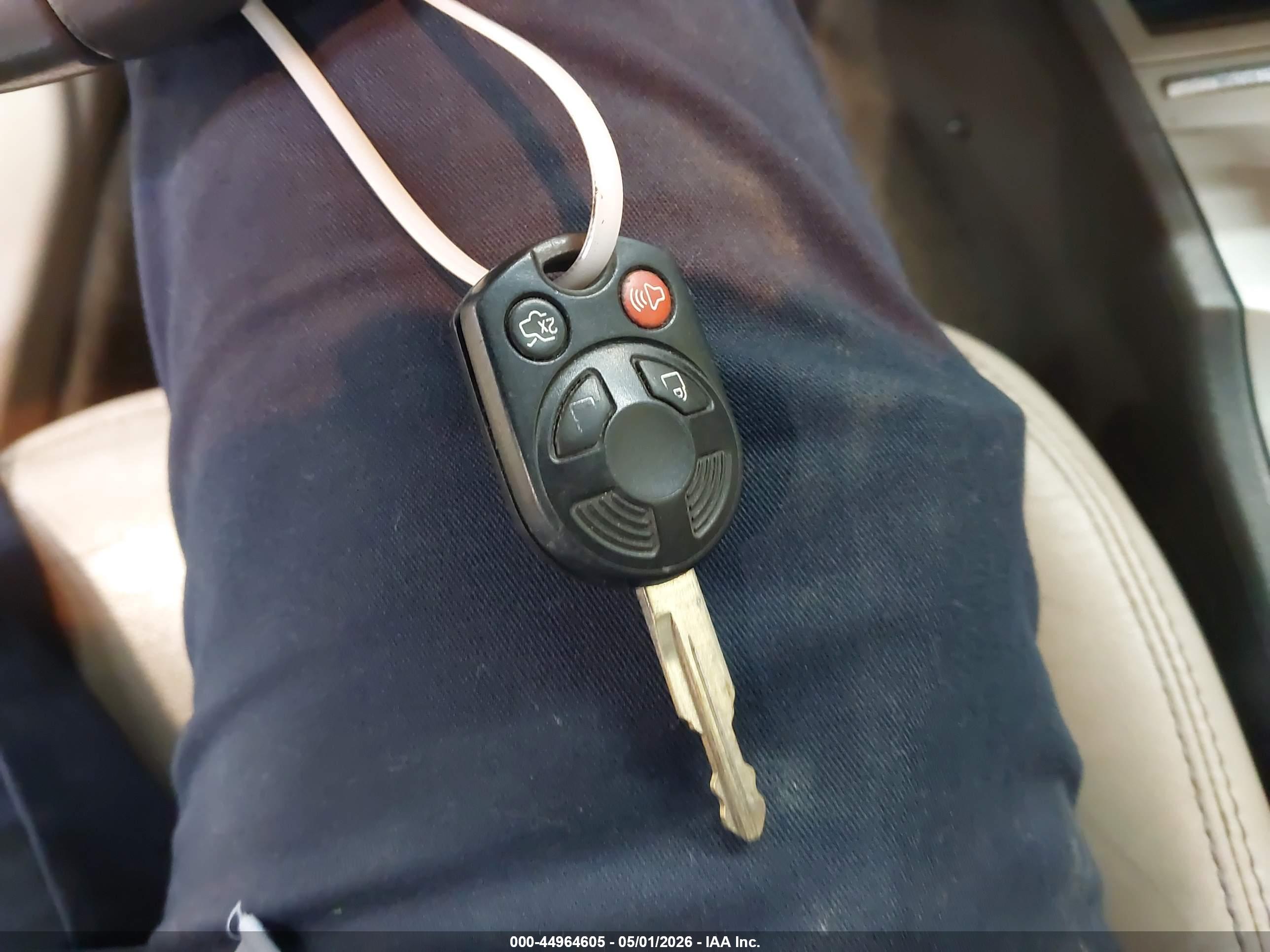 FORD FUSION image 11