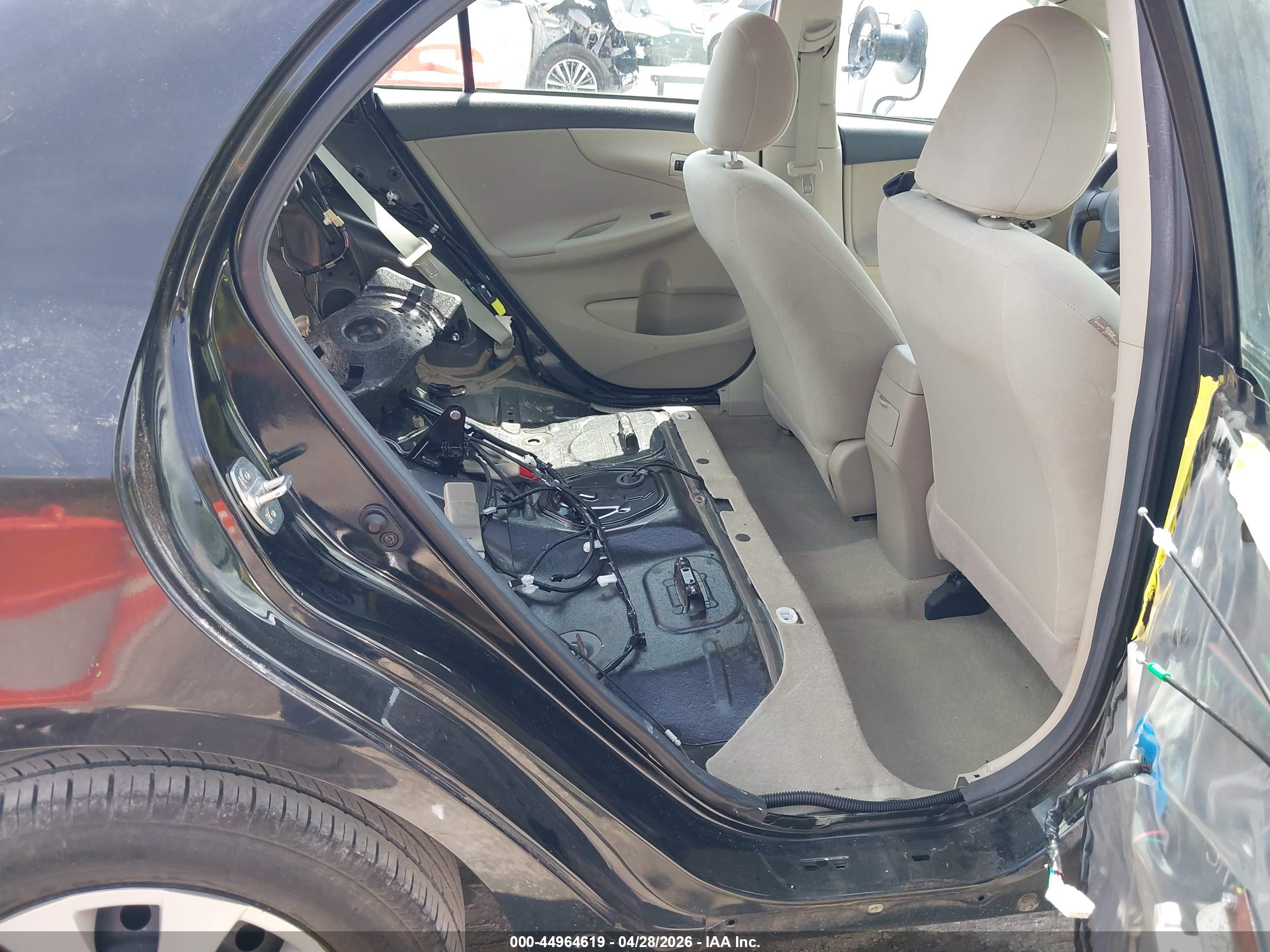 TOYOTA COROLLA image 8