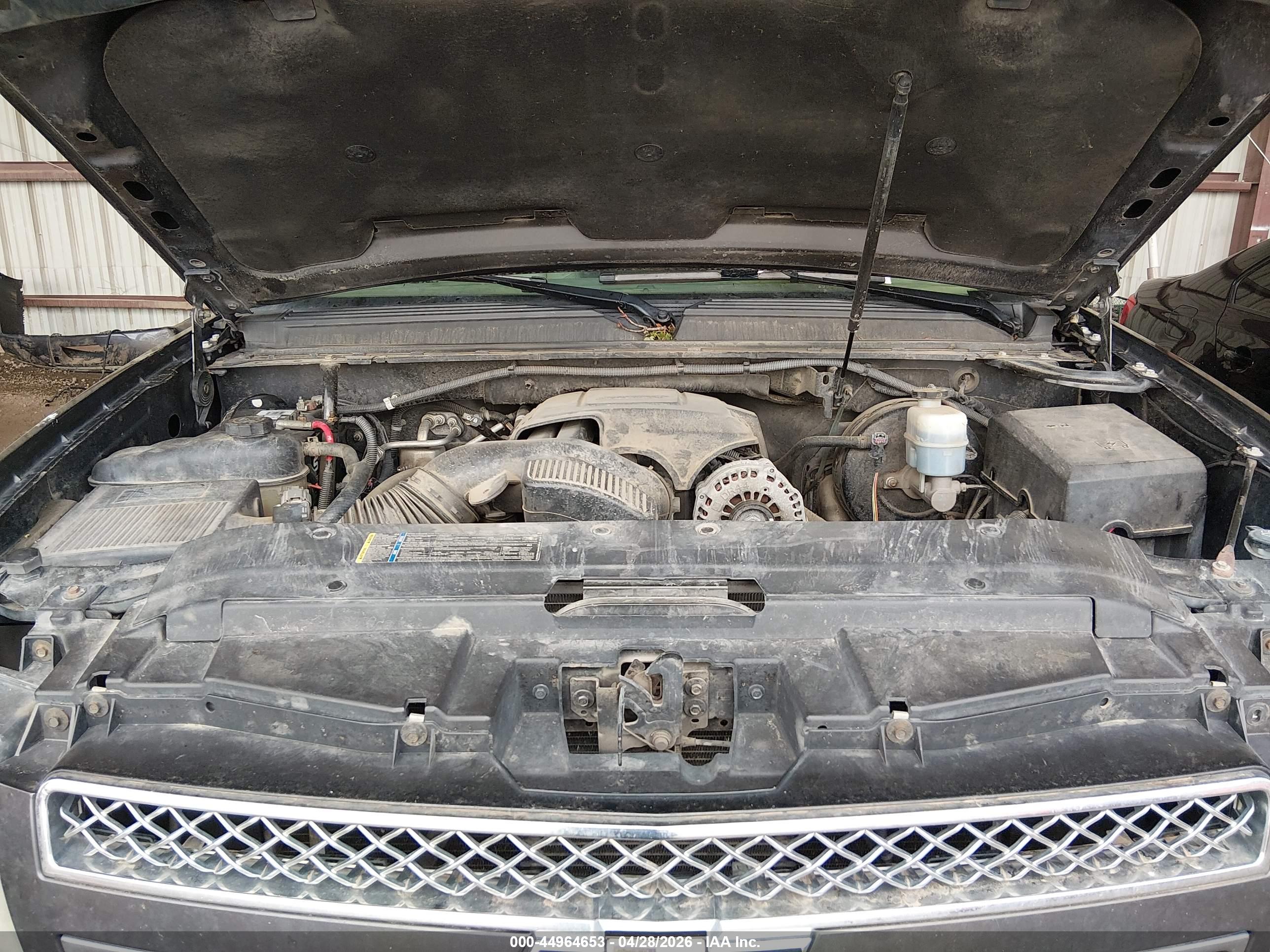 CHEVROLET SUBURBAN image 10