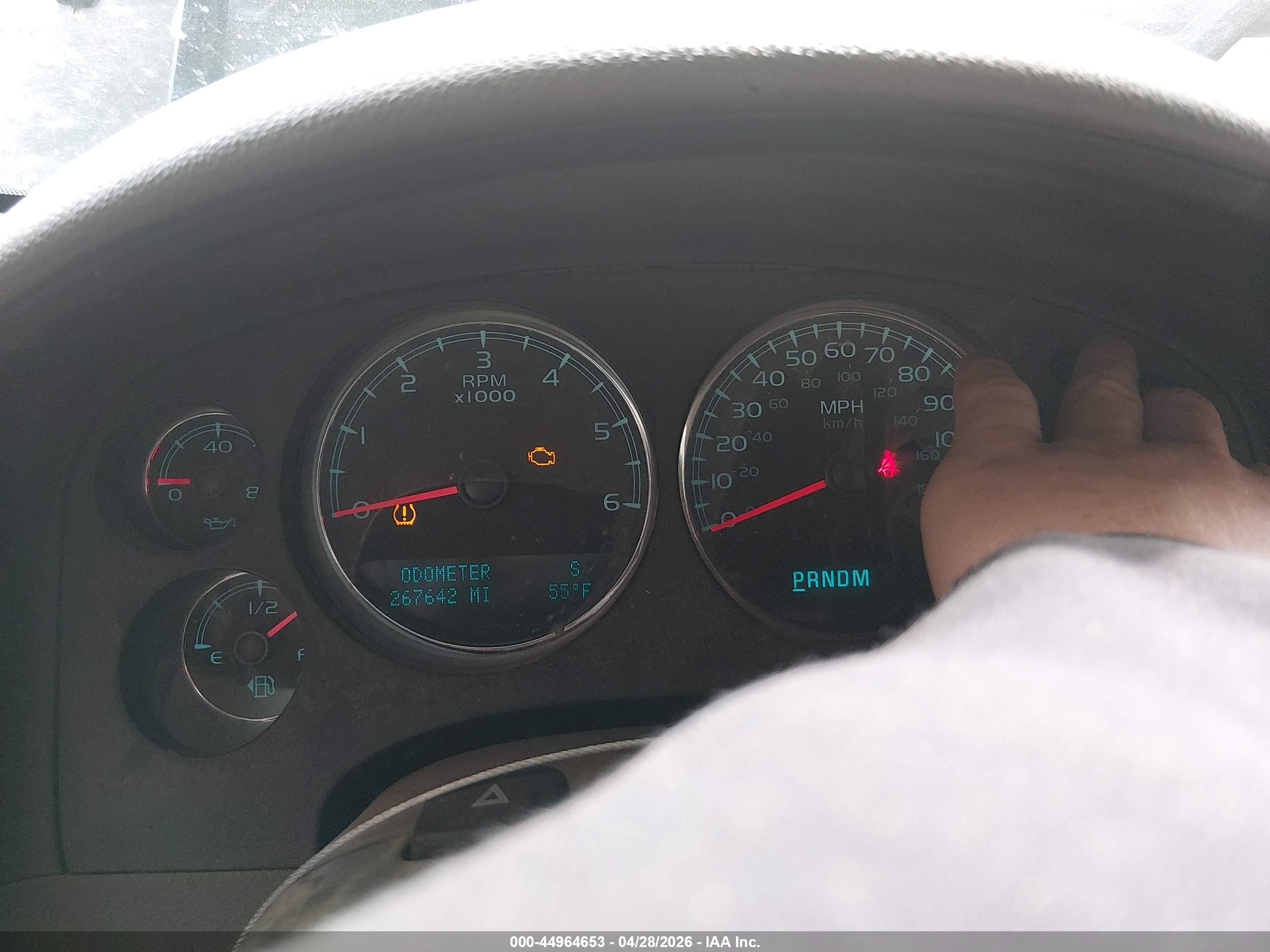 CHEVROLET SUBURBAN image 7