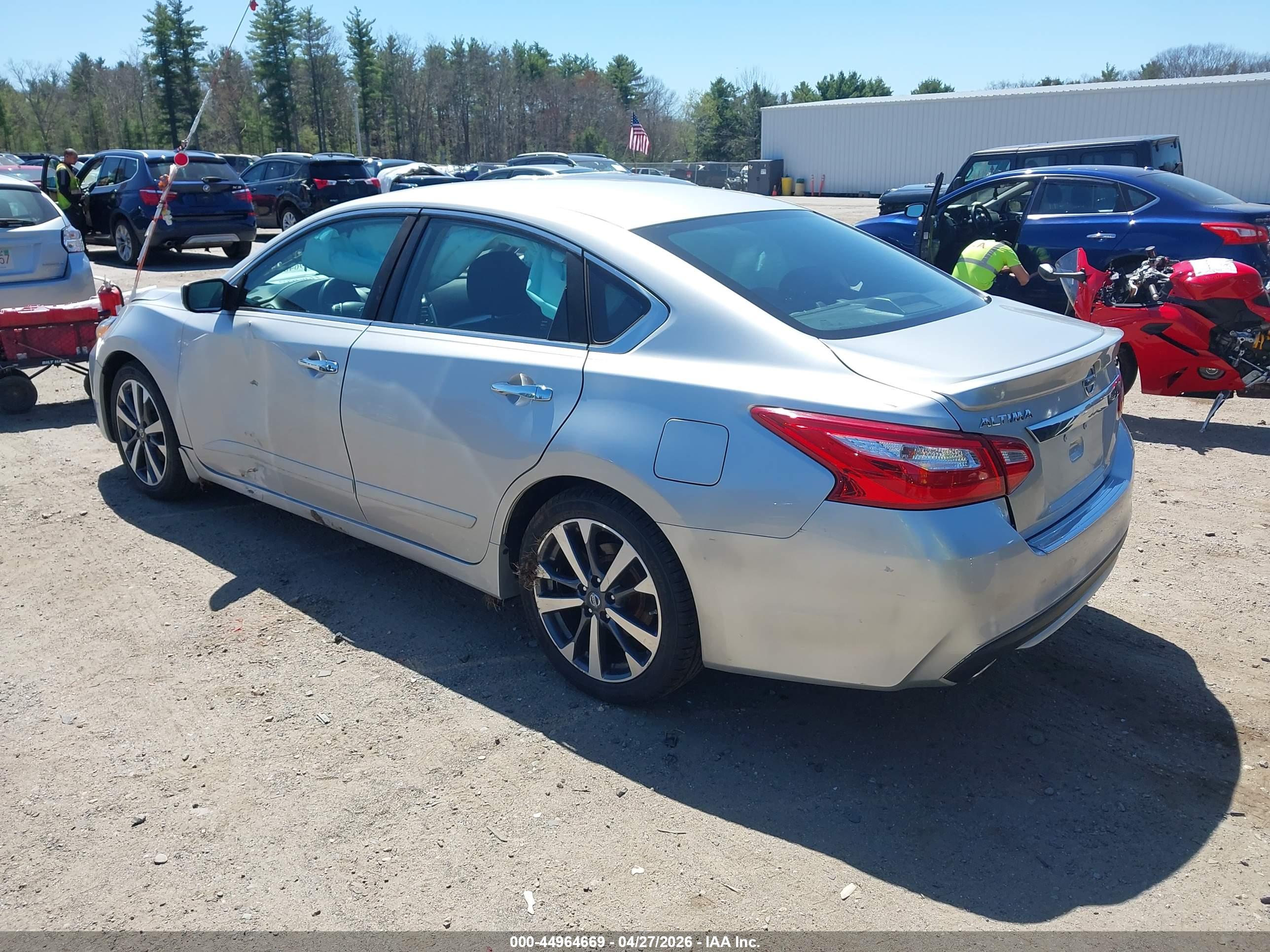 NISSAN ALTIMA image 3
