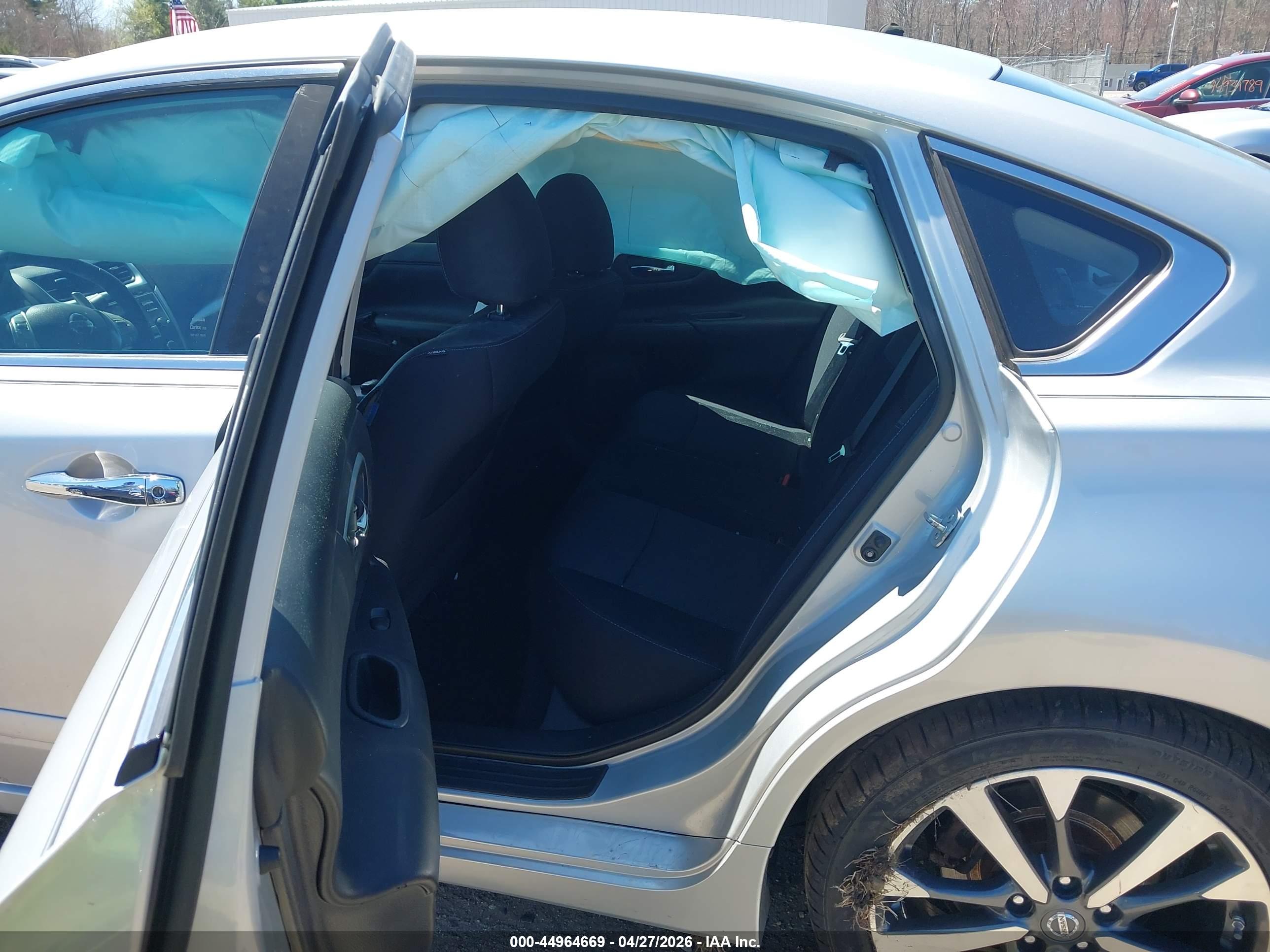 NISSAN ALTIMA image 8
