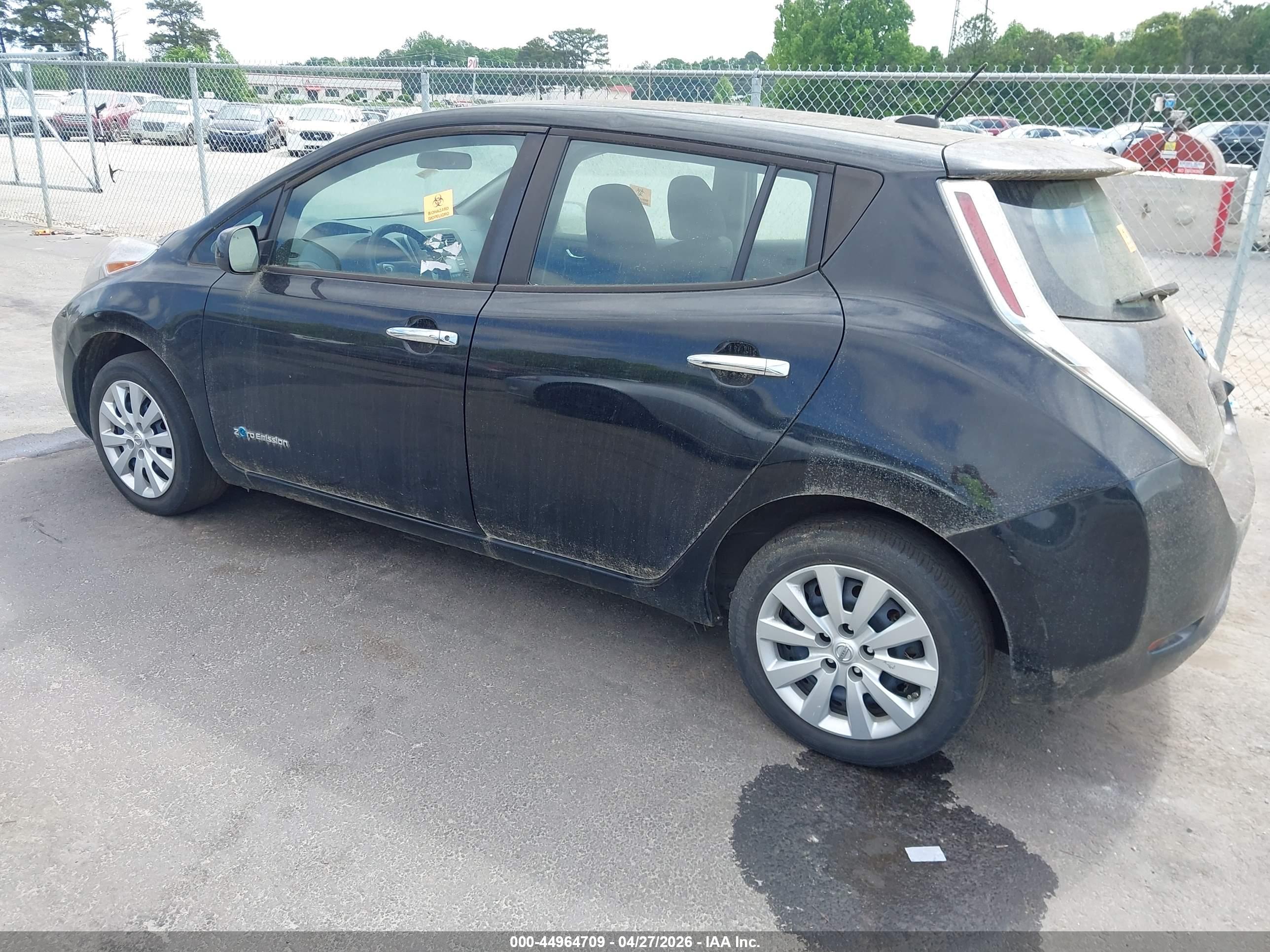 NISSAN LEAF image 3