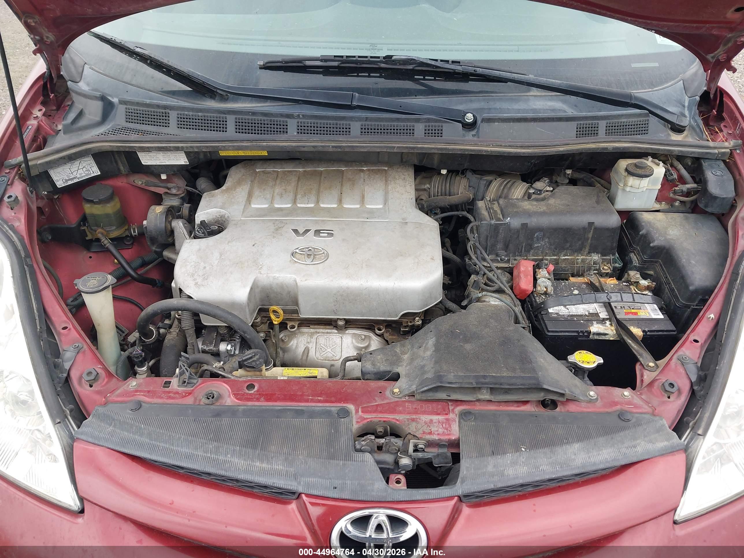 TOYOTA SIENNA image 10
