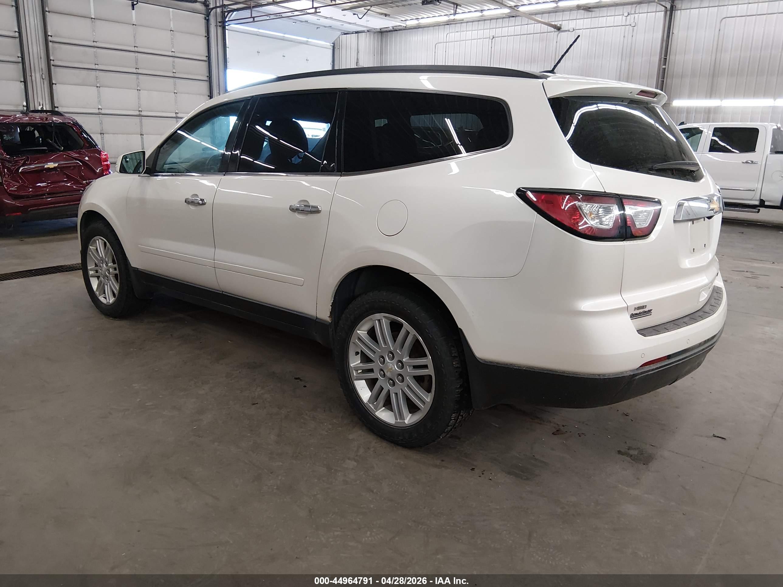 CHEVROLET TRAVERSE image 3