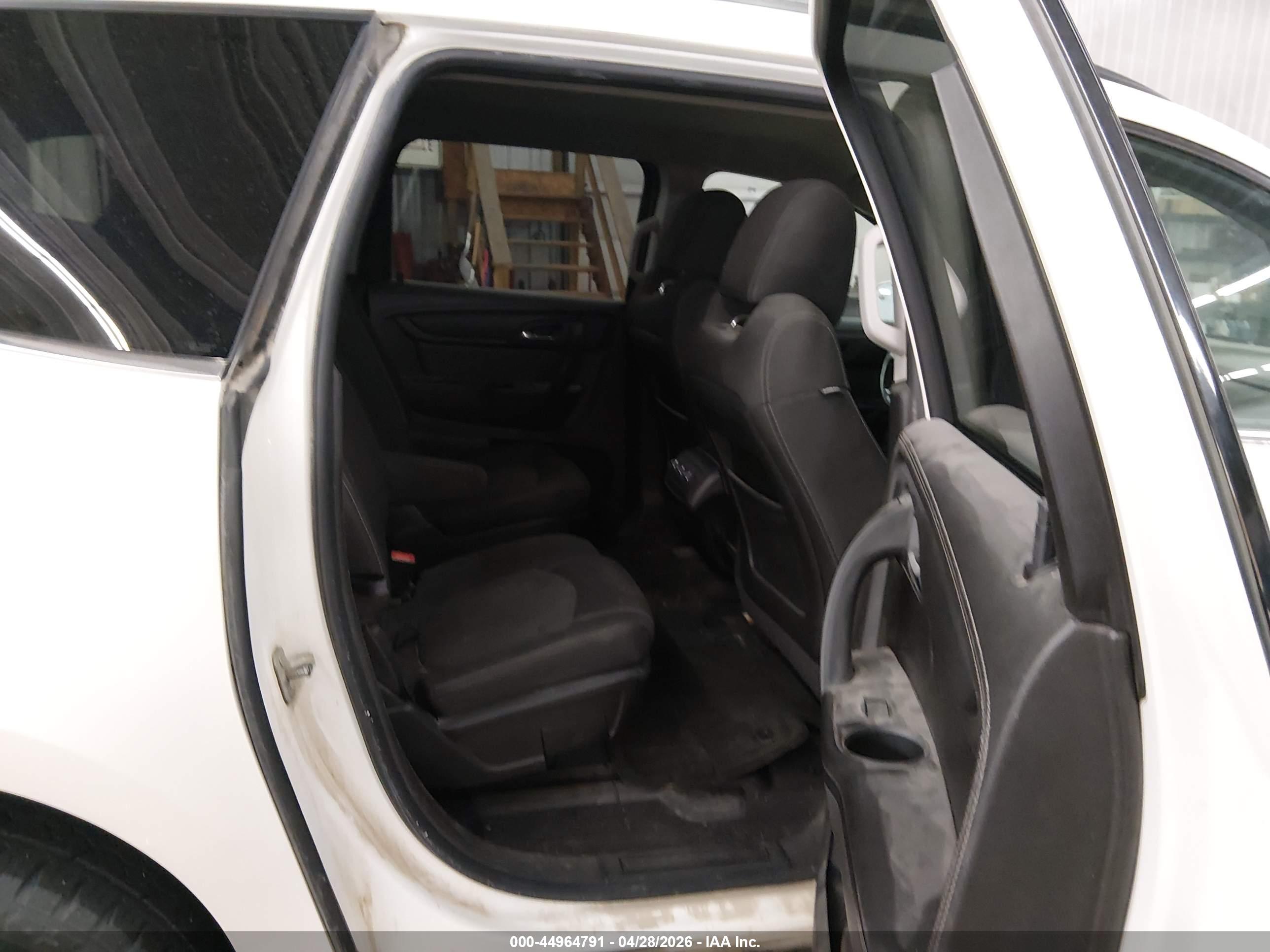 CHEVROLET TRAVERSE image 8