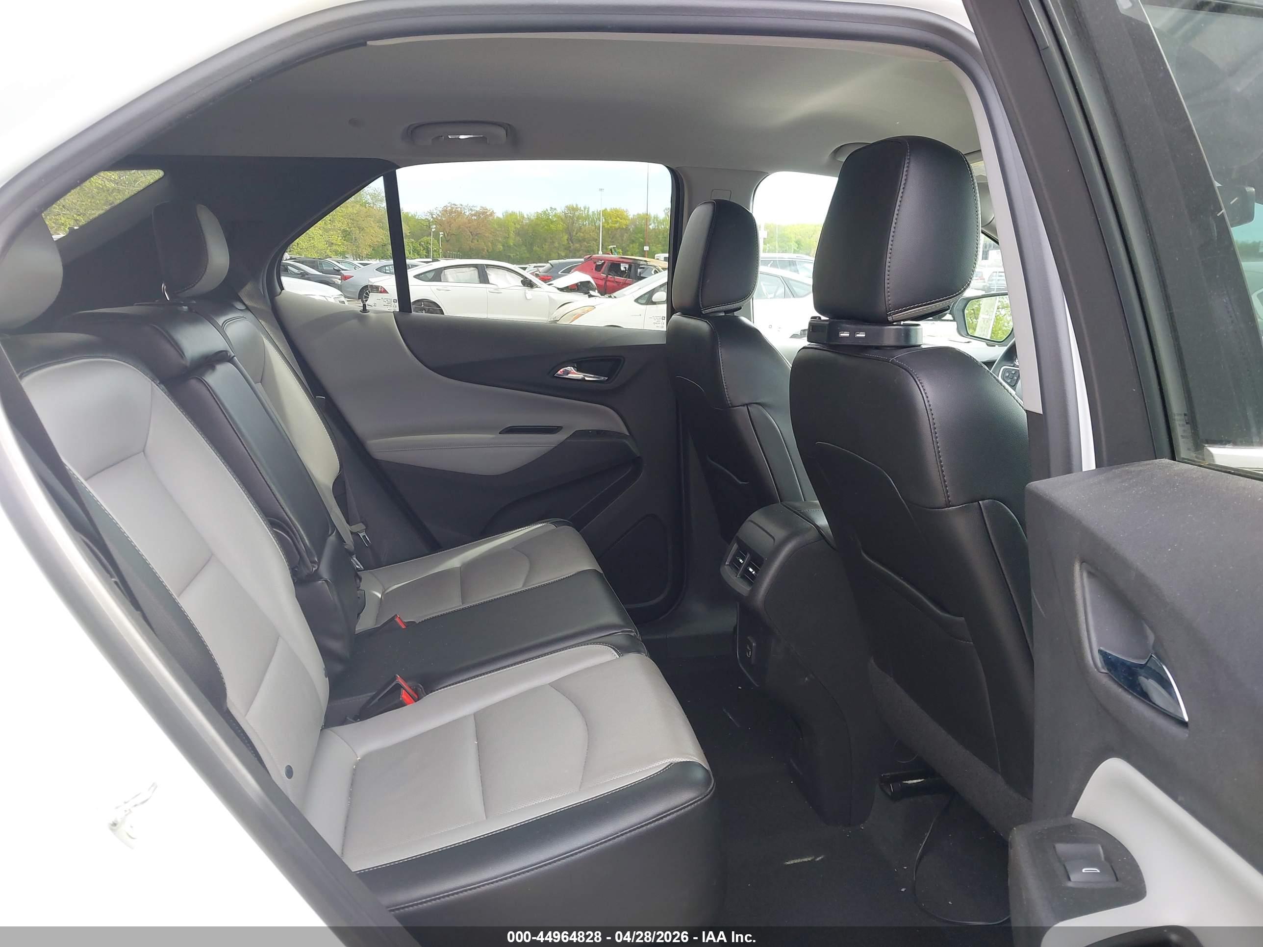 CHEVROLET EQUINOX image 8
