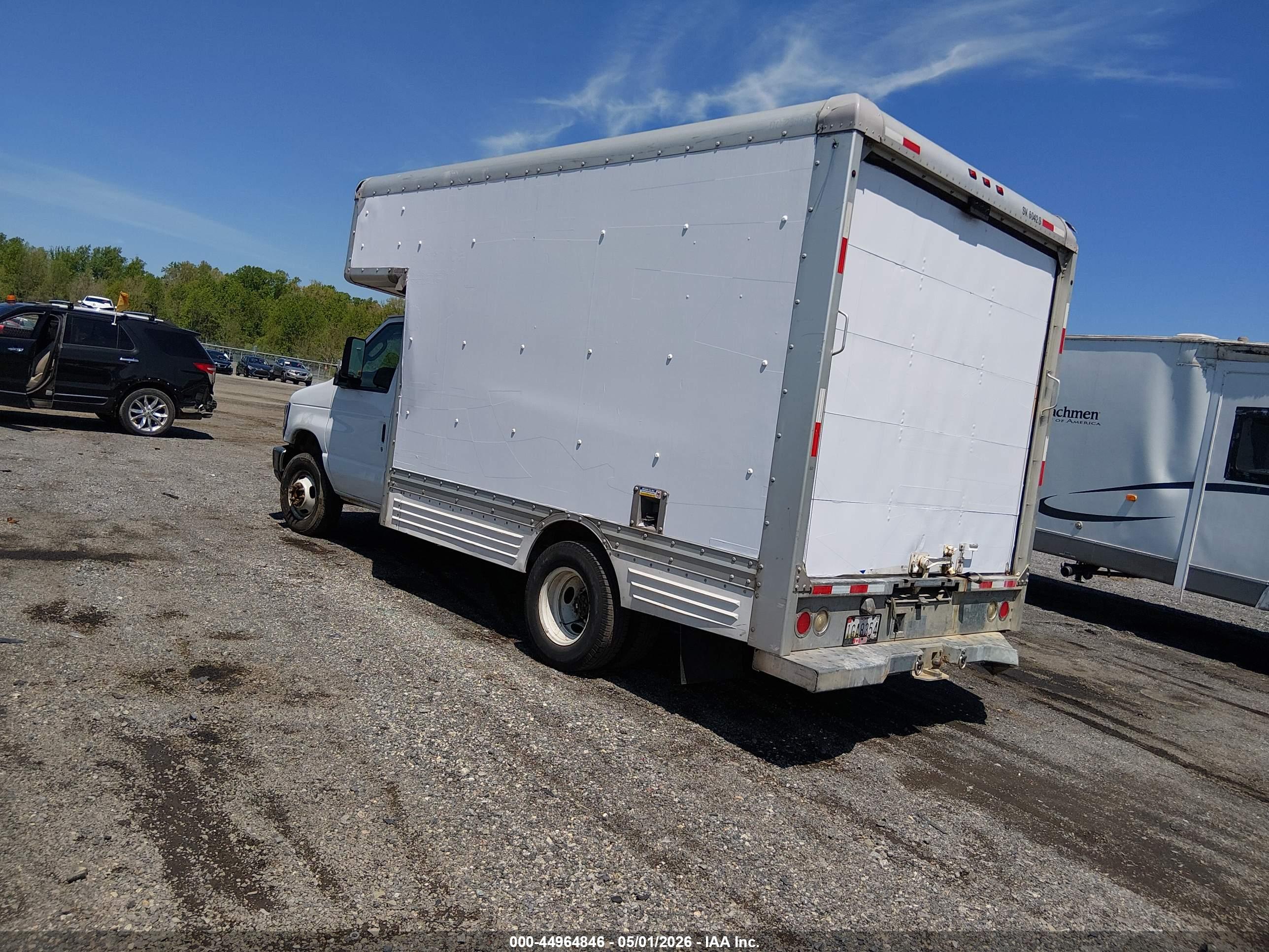 FORD E-450 image 3