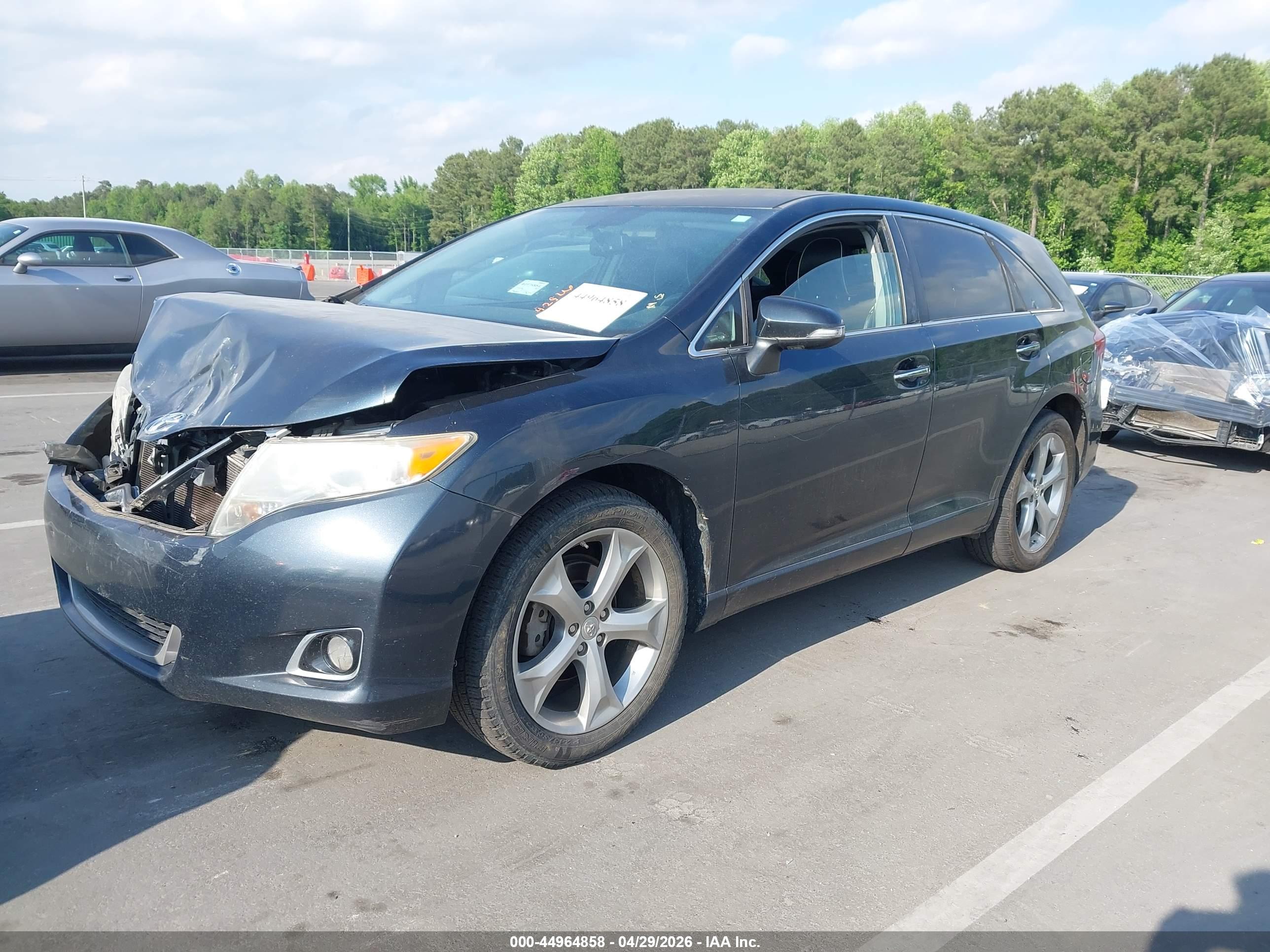 TOYOTA VENZA image 2