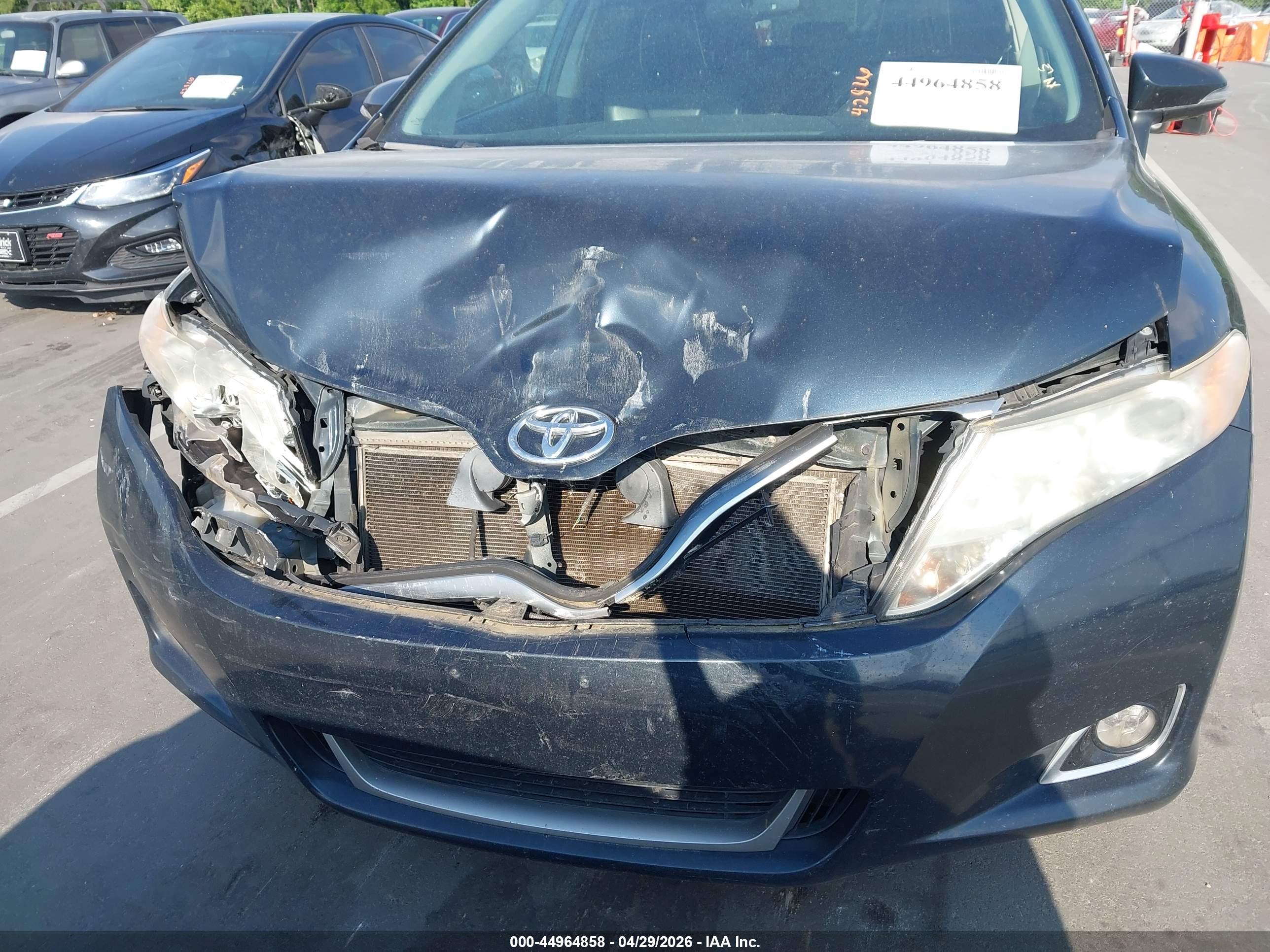TOYOTA VENZA image 6