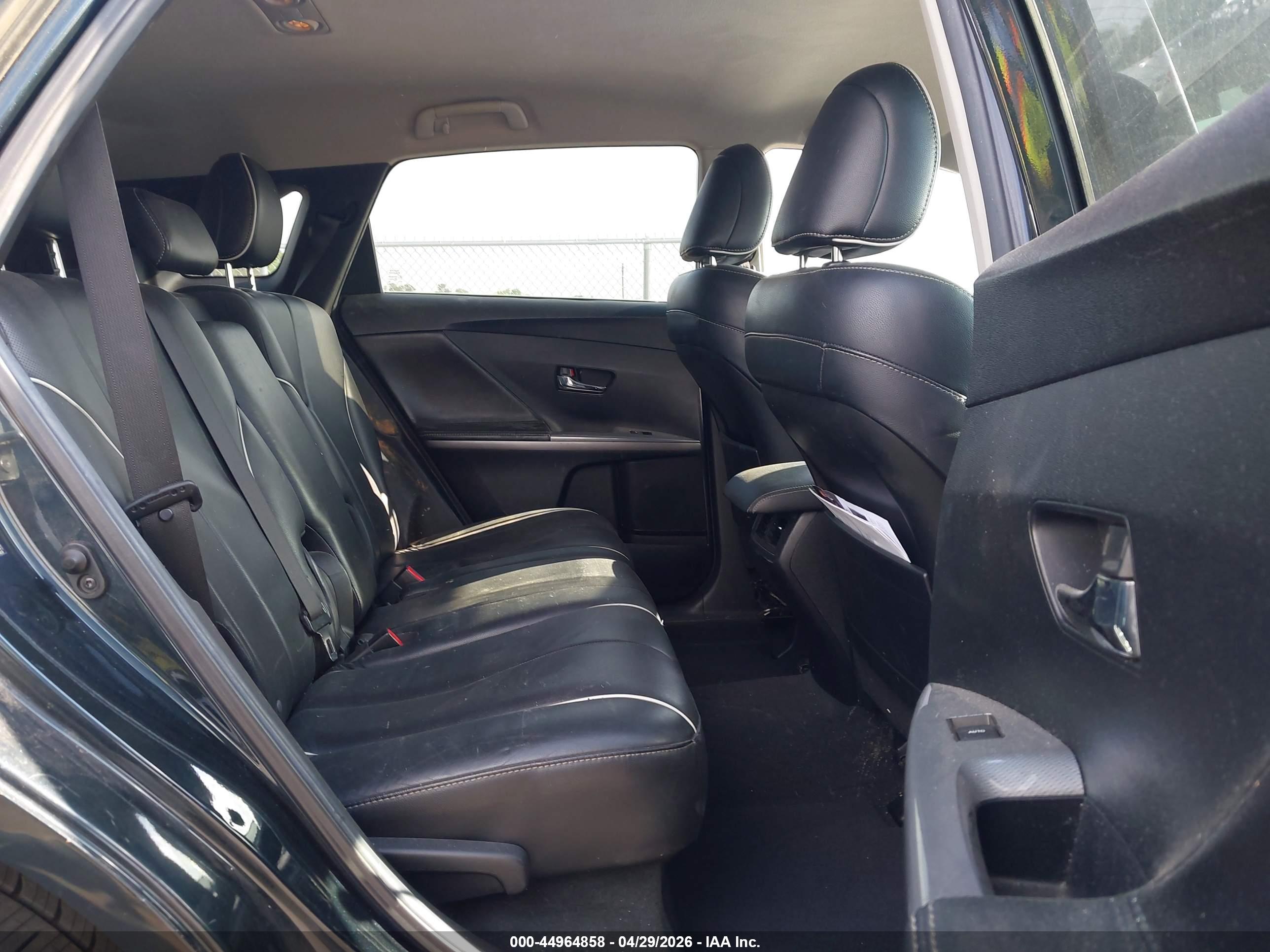 TOYOTA VENZA image 8