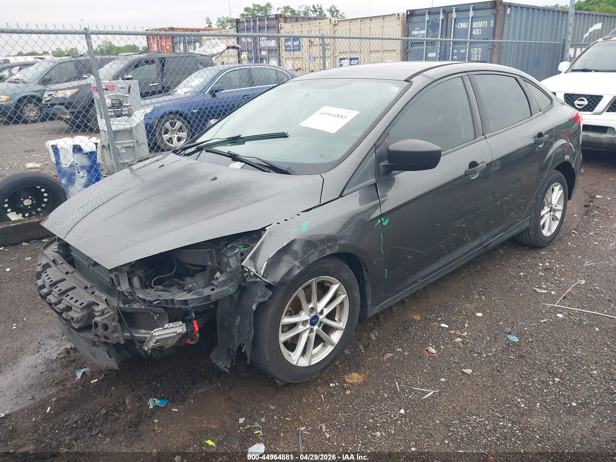 FORD FOCUS image 2