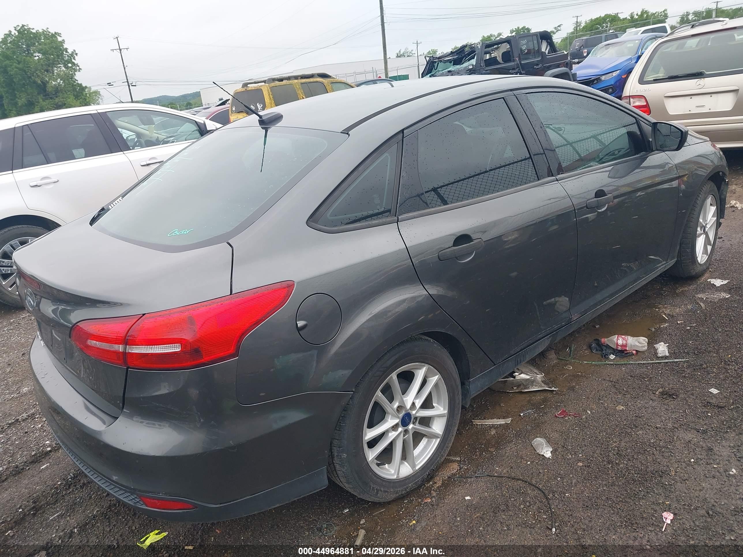 FORD FOCUS image 4