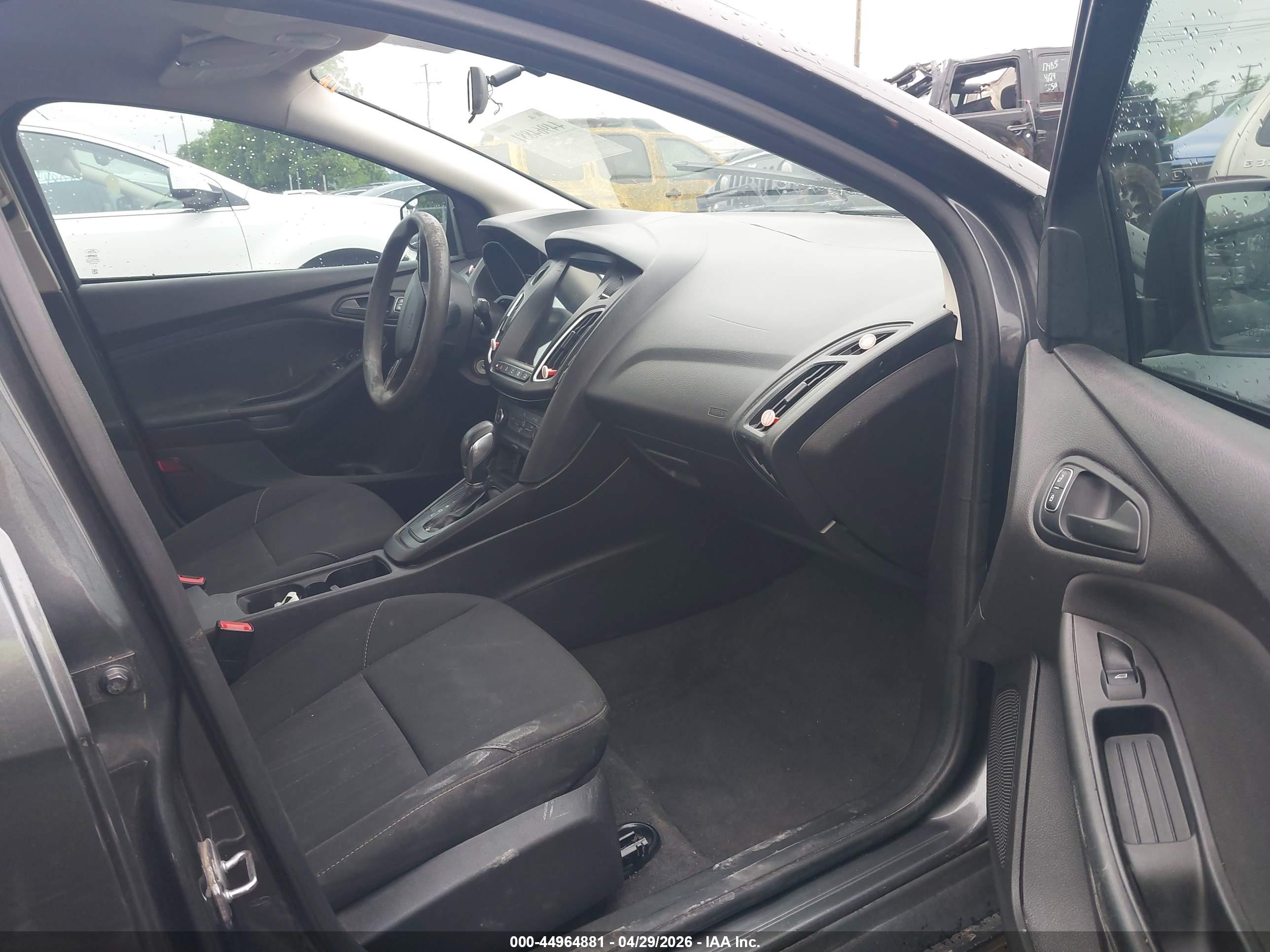 FORD FOCUS image 5