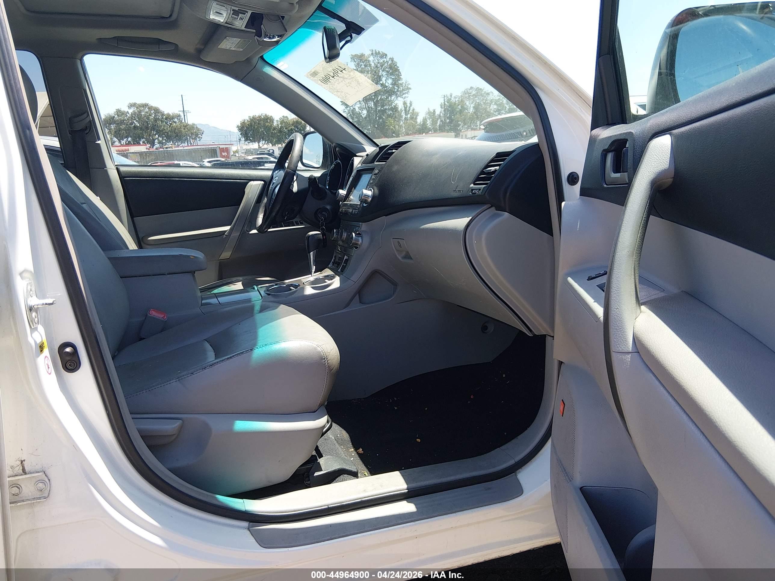 TOYOTA HIGHLANDER image 5