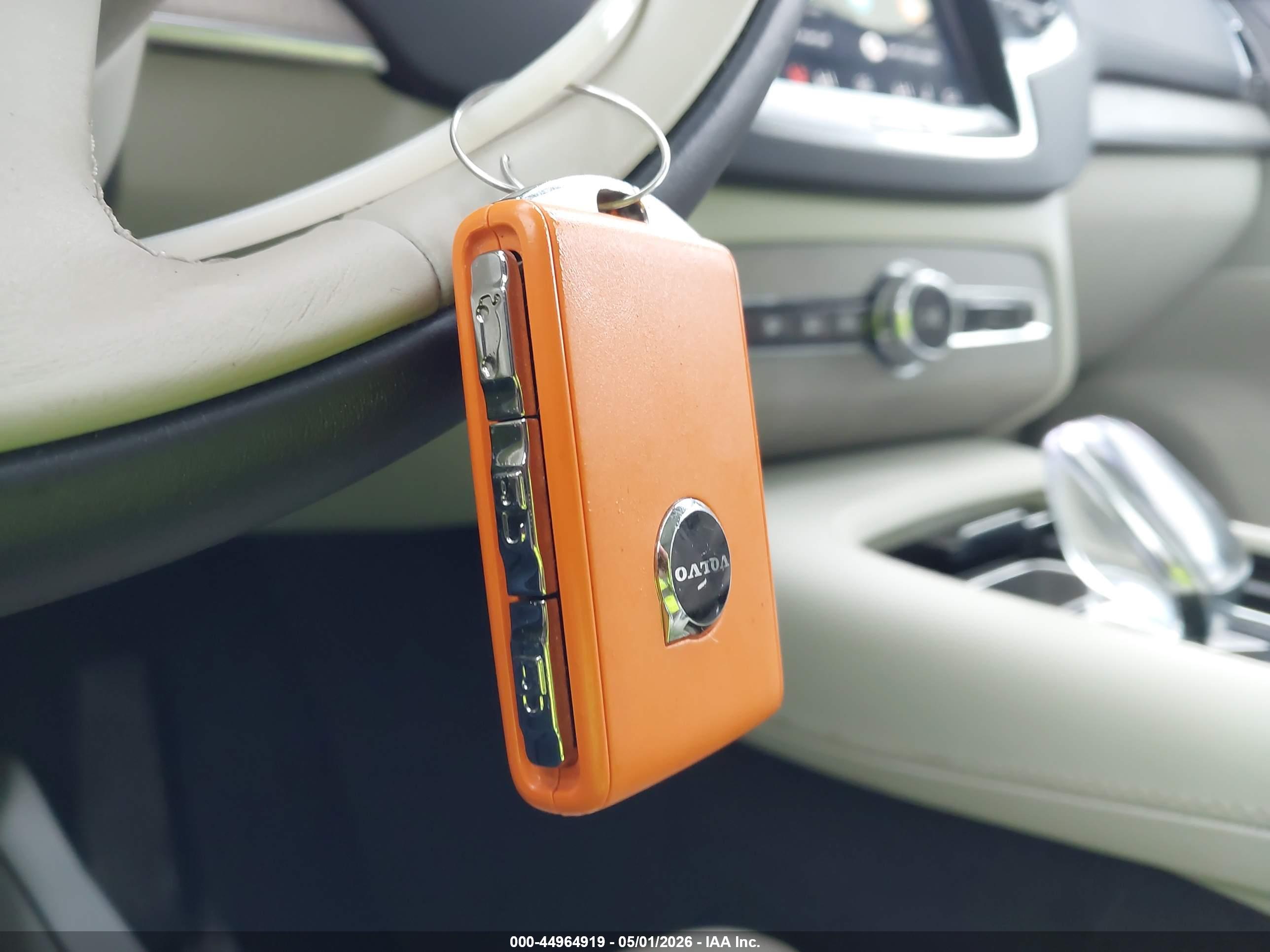 VOLVO XC90 image 11