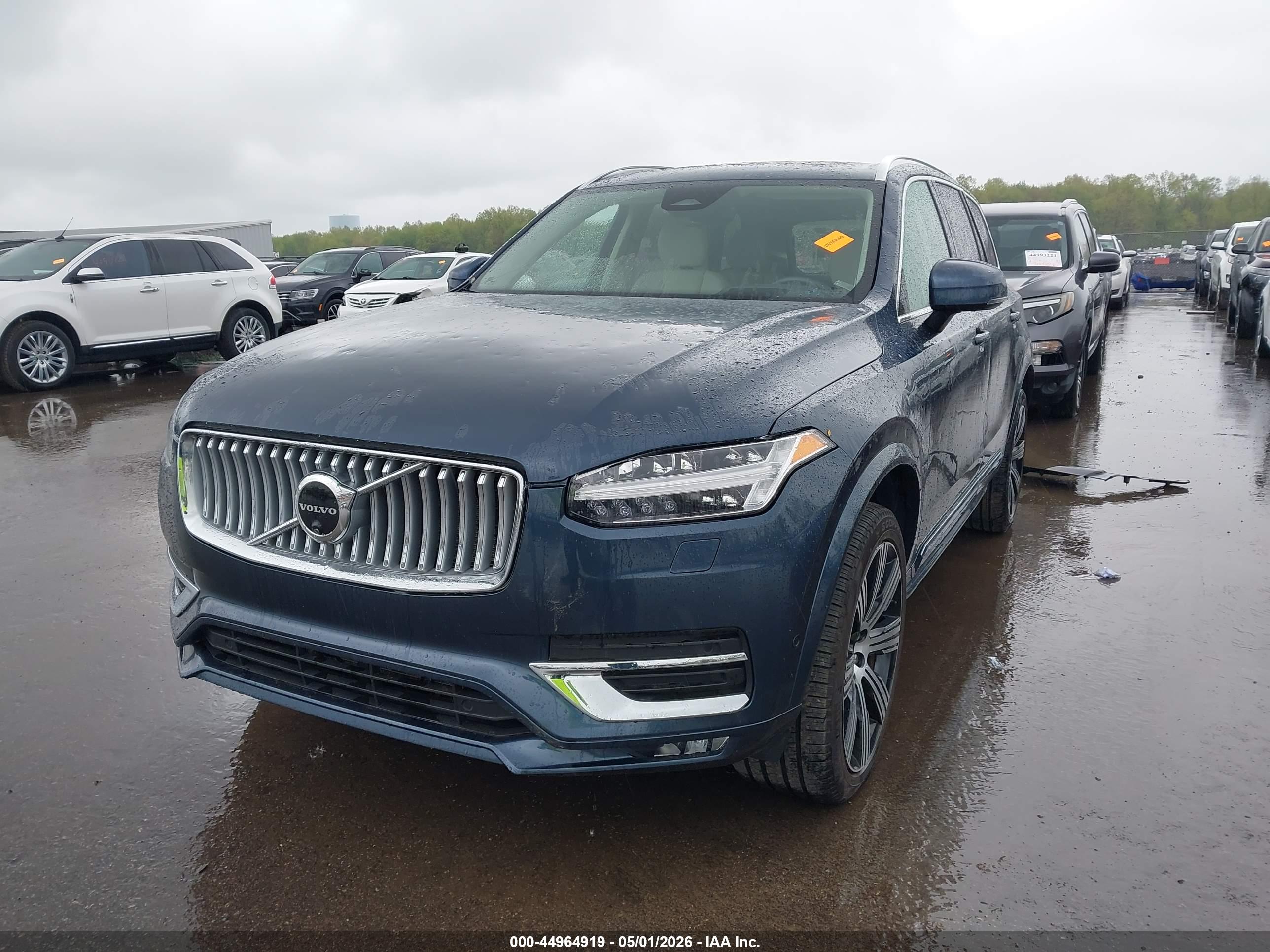 VOLVO XC90 image 2