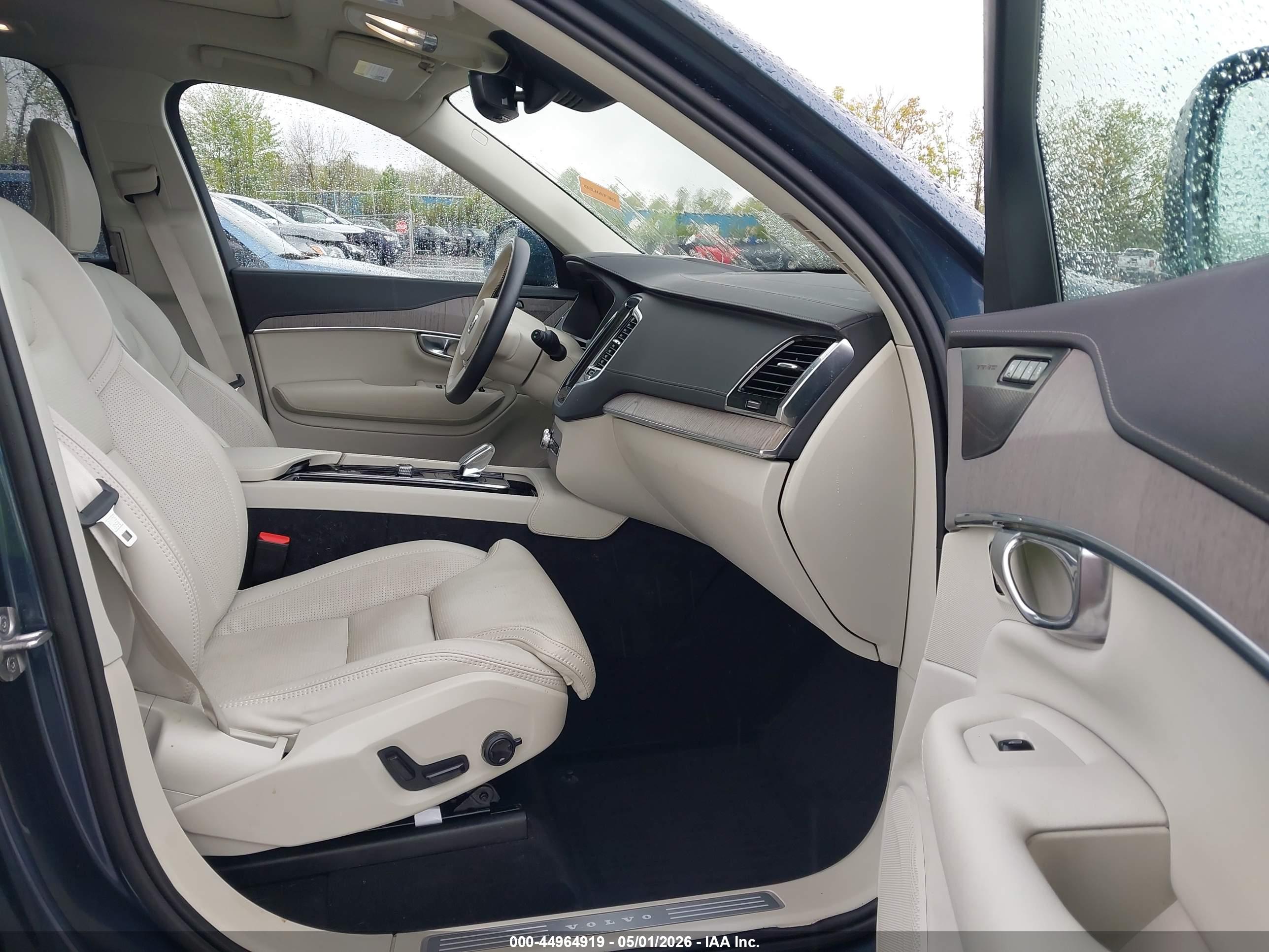 VOLVO XC90 image 5