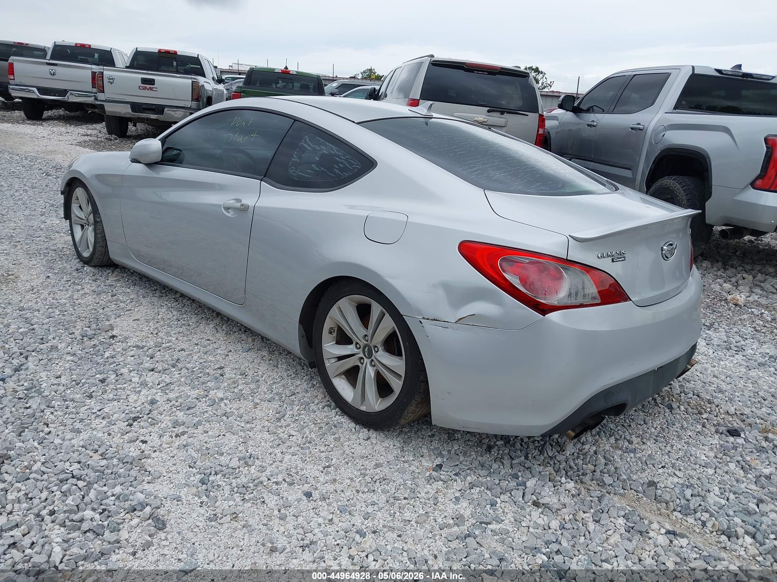 HYUNDAI GENESIS image 3