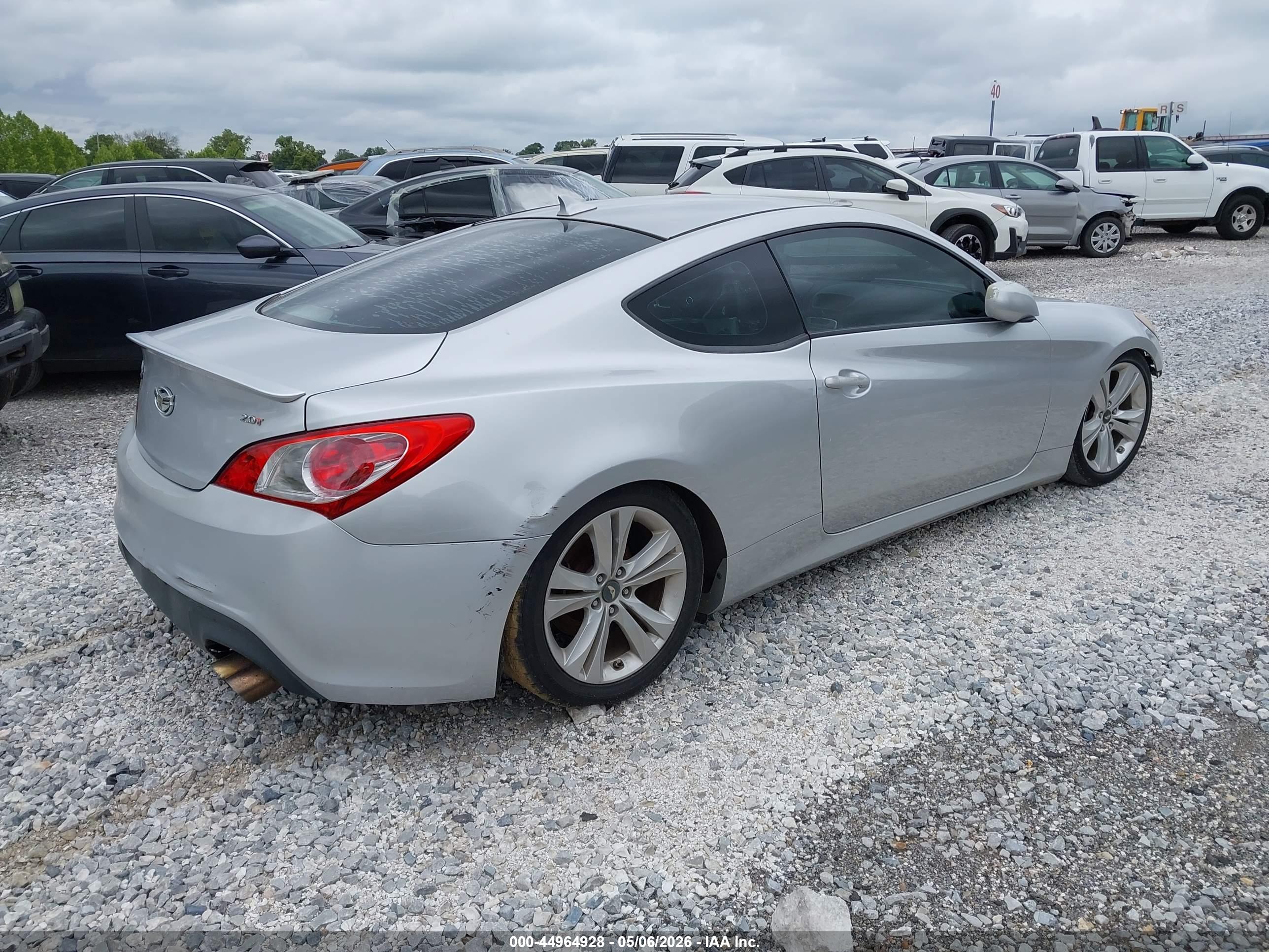 HYUNDAI GENESIS image 4