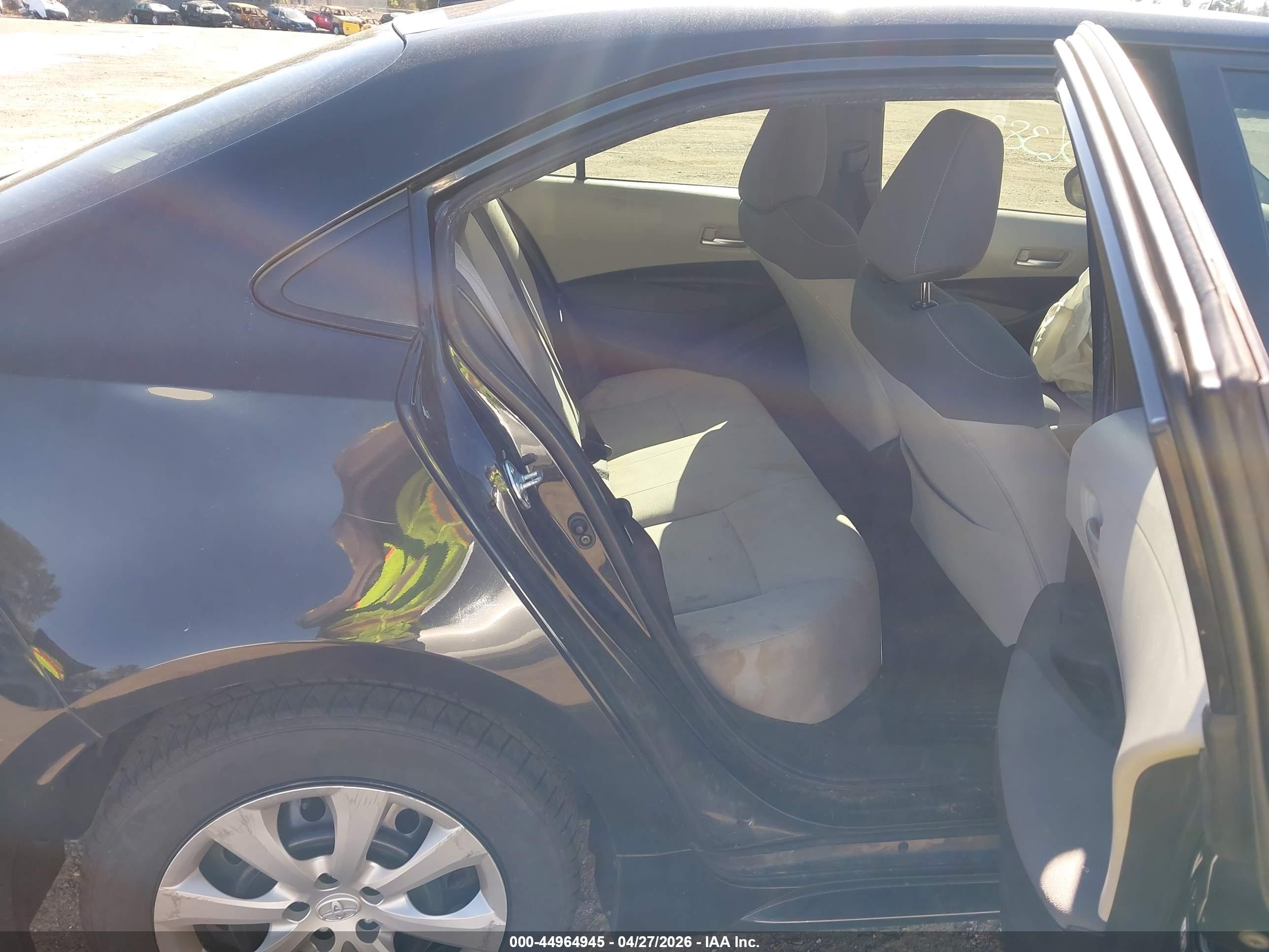 TOYOTA COROLLA image 8