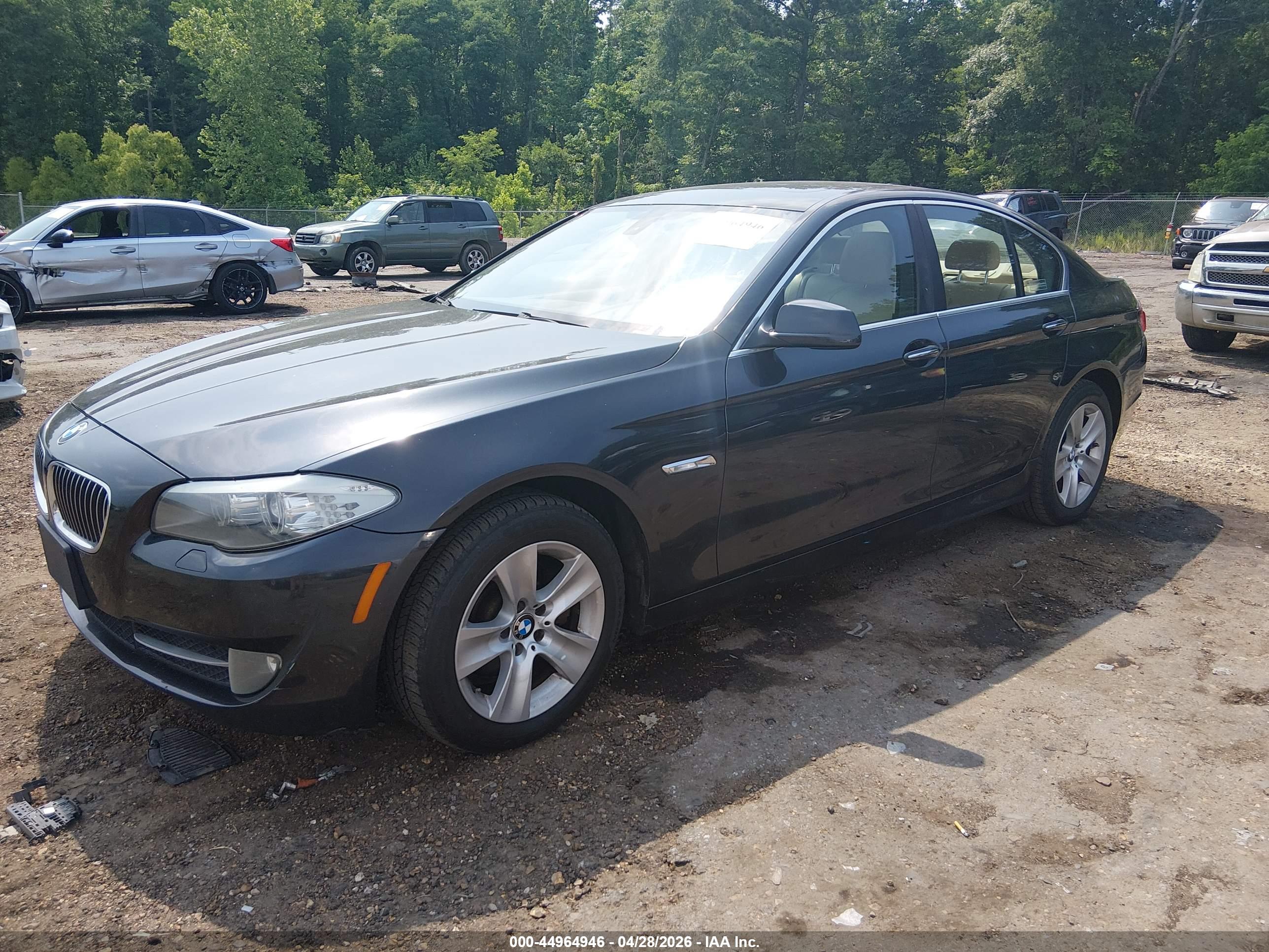 BMW 528I image 2