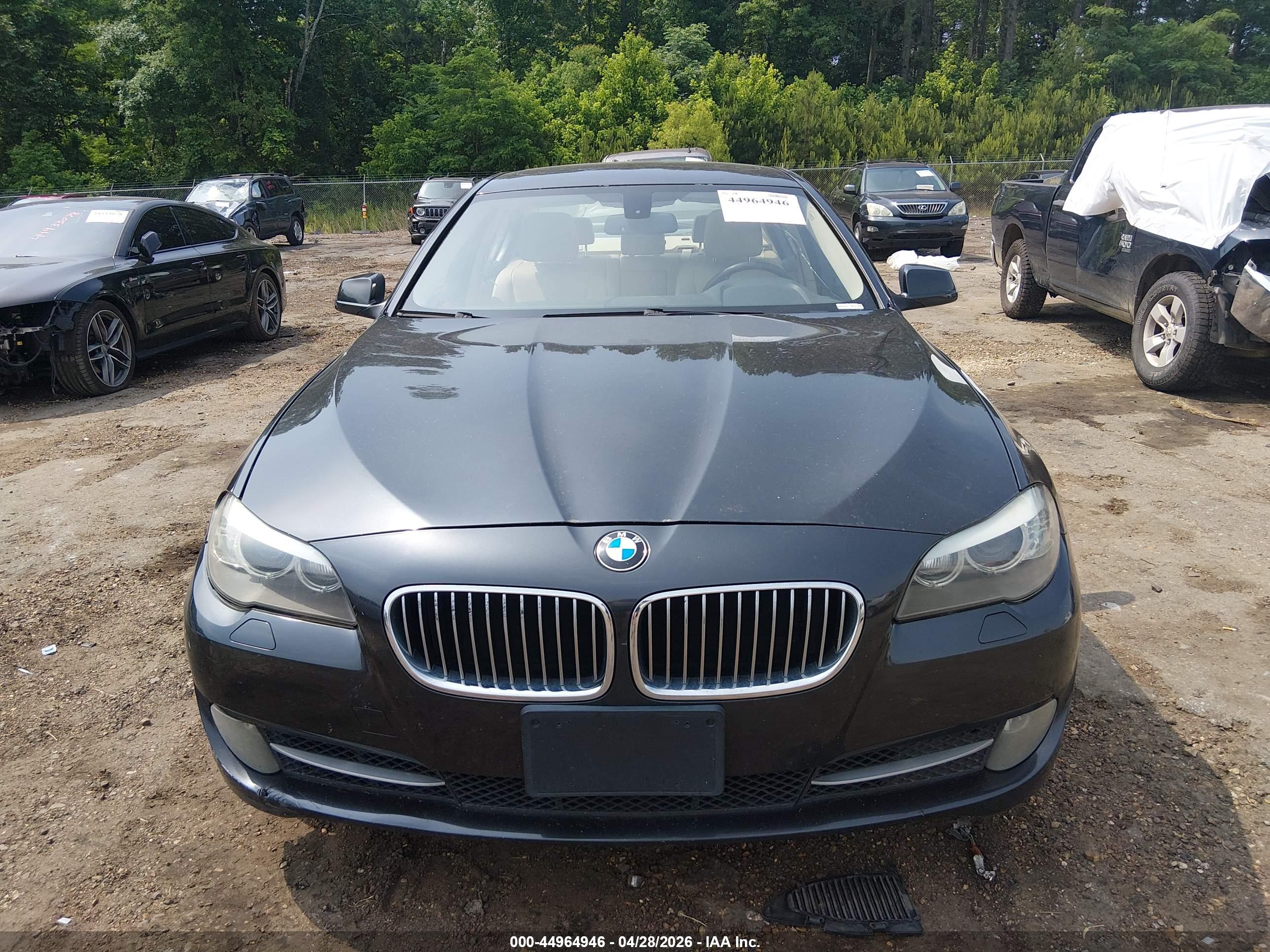 BMW 528I image 6