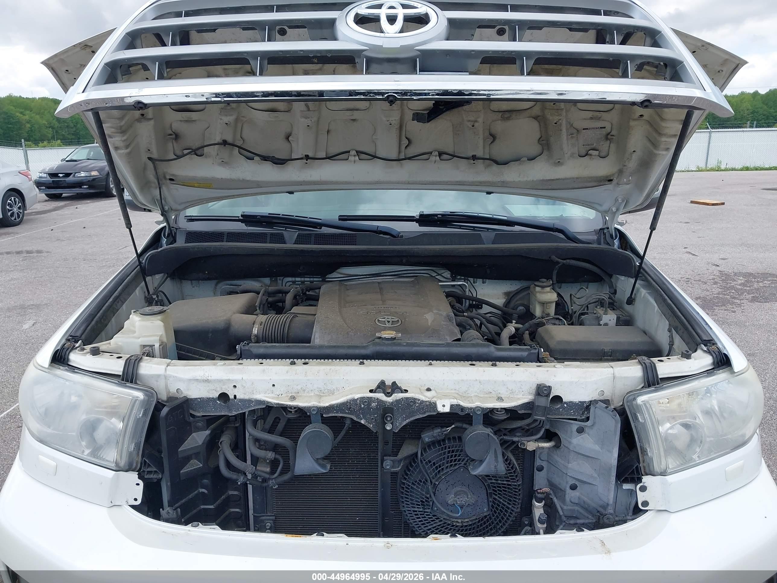TOYOTA SEQUOIA image 10